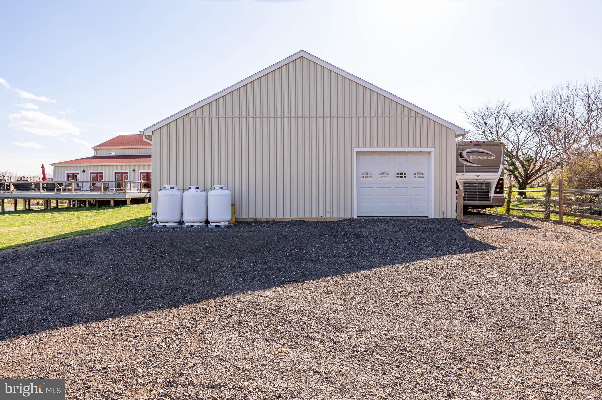 STEEPLE CHASE - Residential