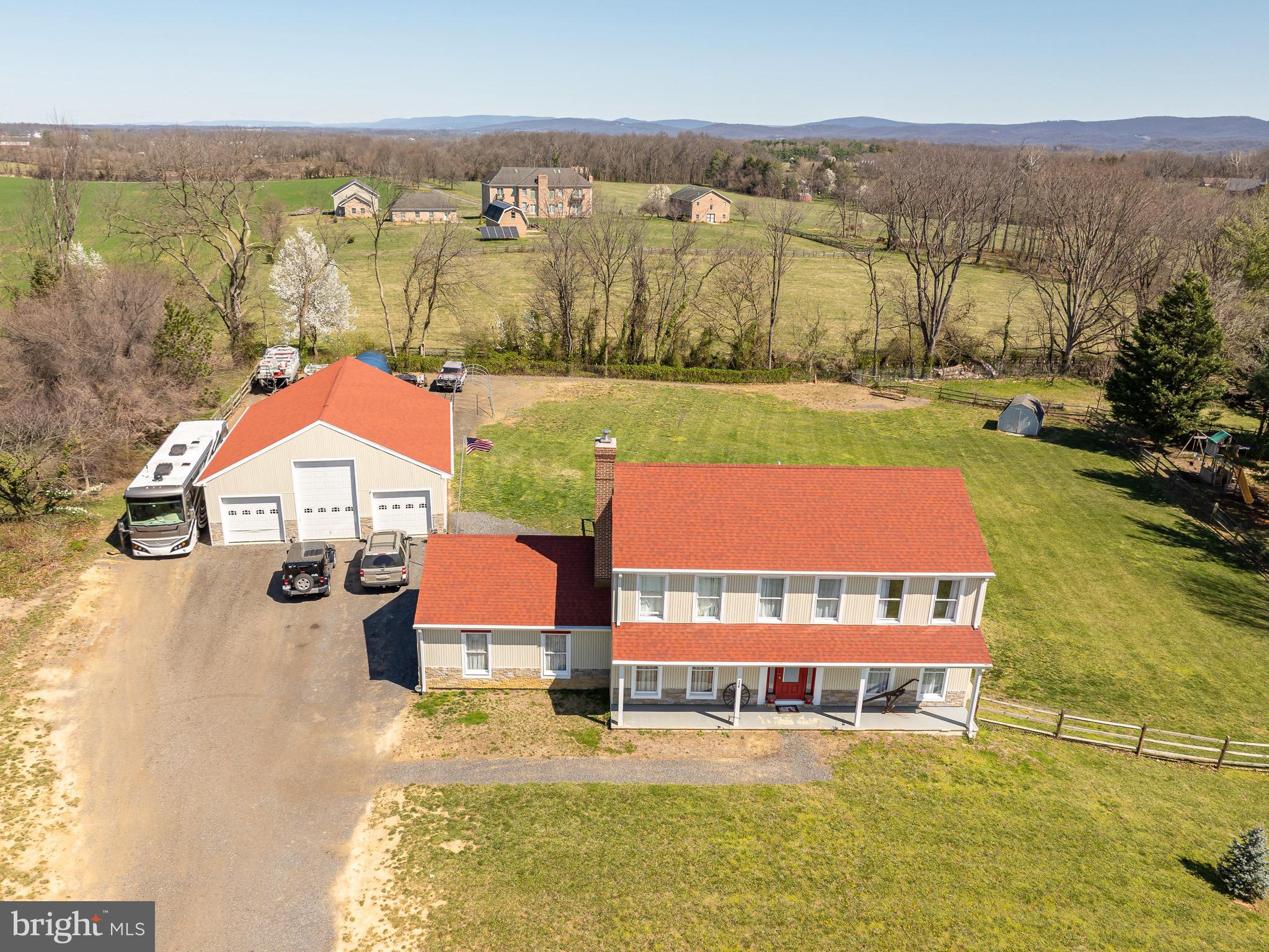 STEEPLE CHASE - Residential