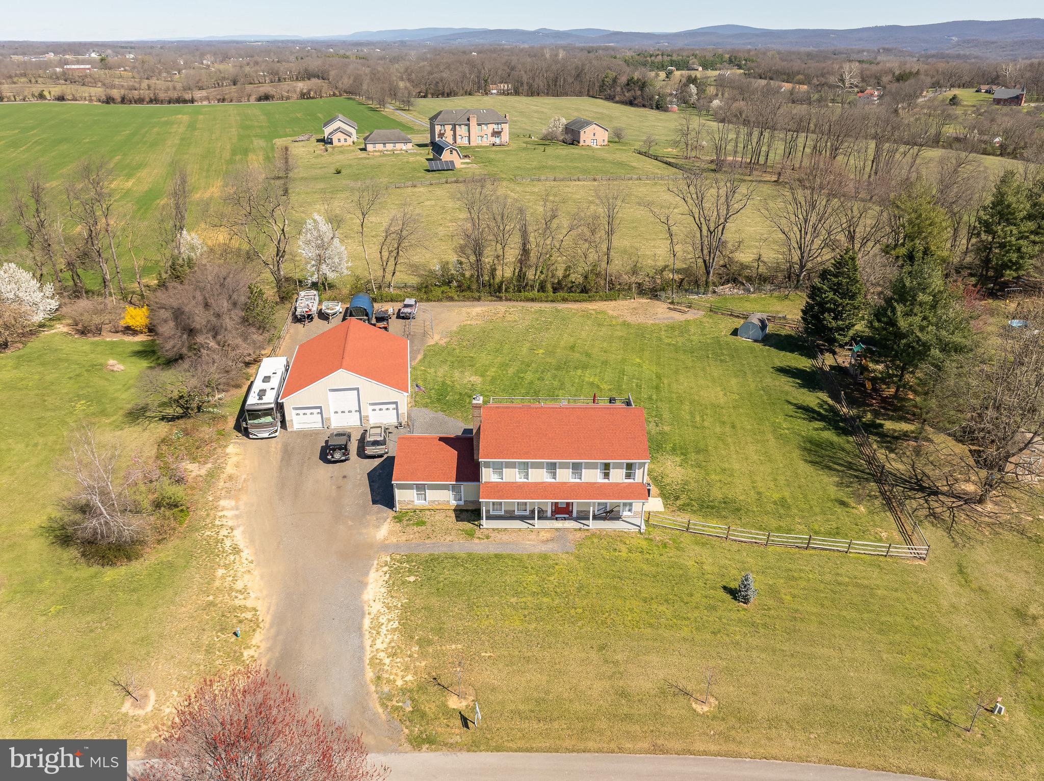 STEEPLE CHASE - Residential