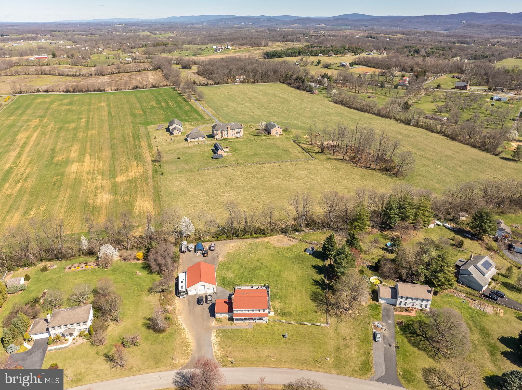 STEEPLE CHASE - Residential