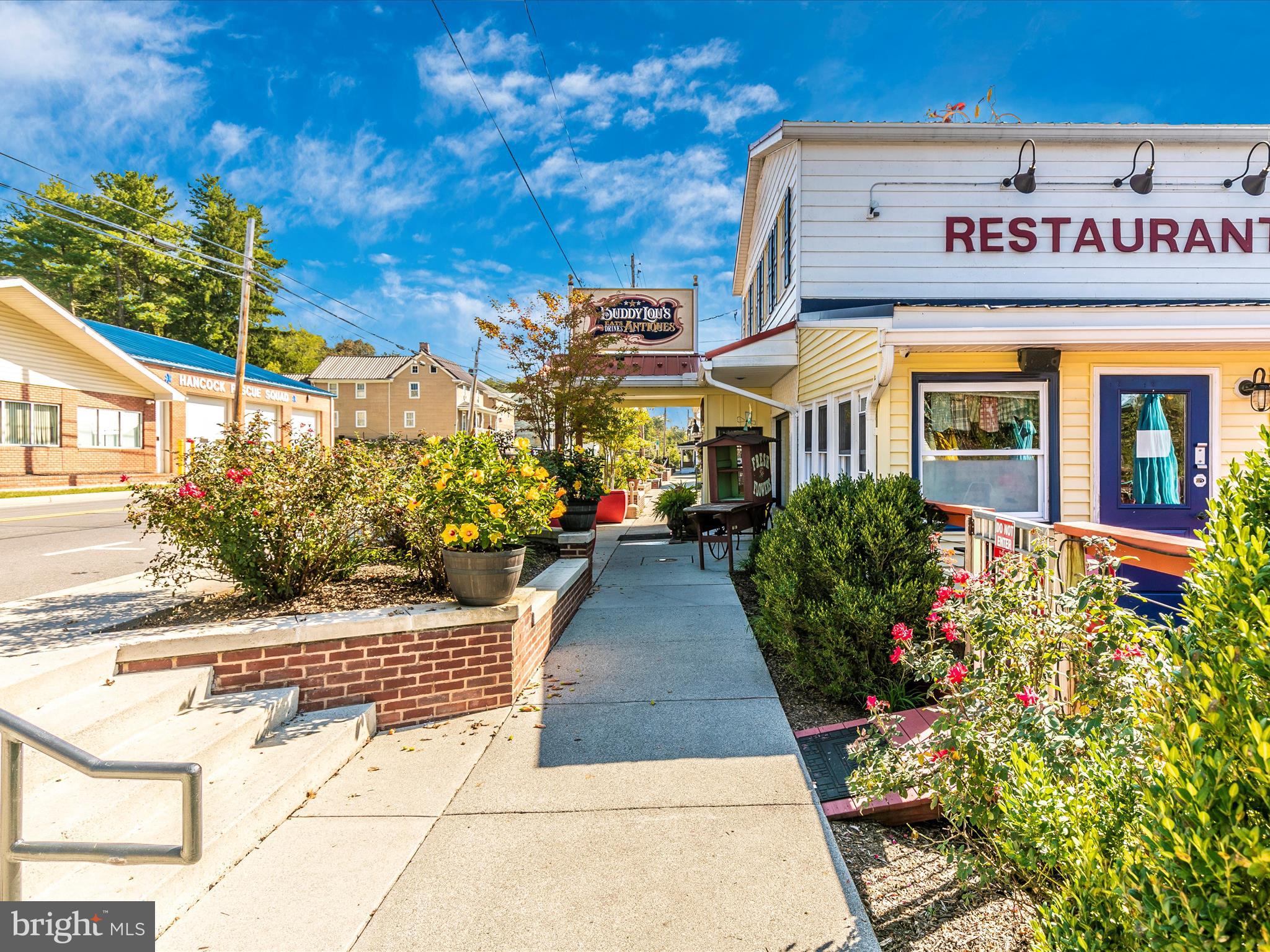 RIVER VIEW - Residential