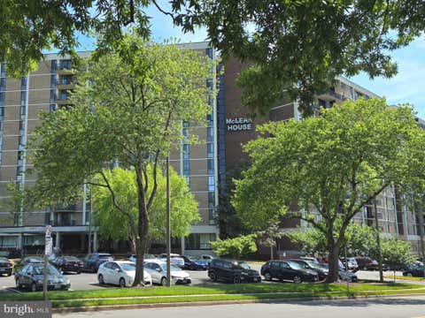 Photo of 6800 Fleetwood Road #601, MCLEAN, VA 22101 (MLS # VAFX2293954)