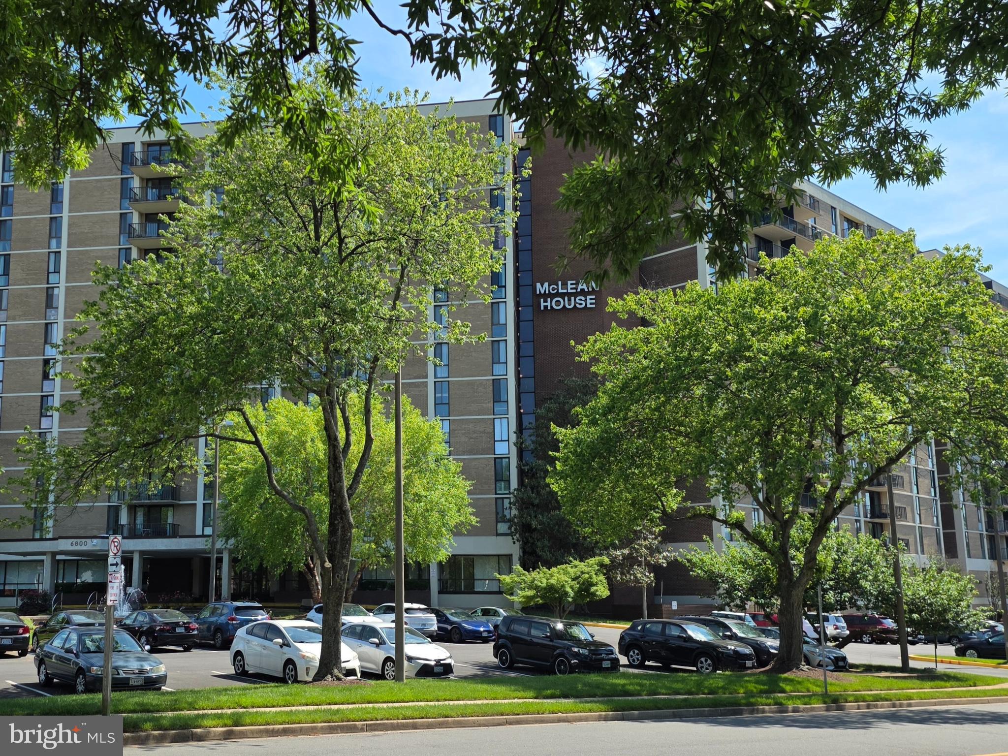 MCLEAN HOUSE NORTH - Residential