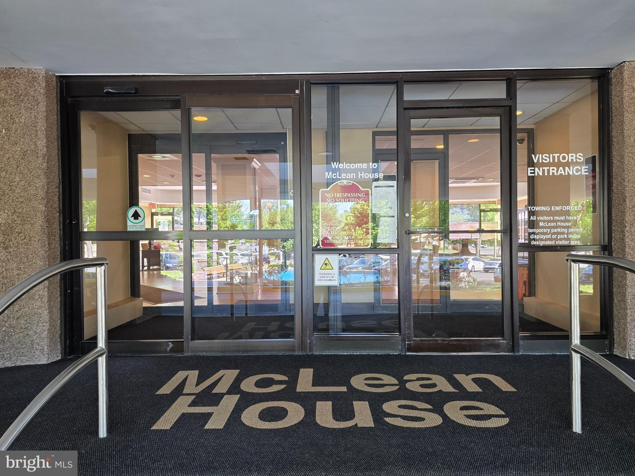 MCLEAN HOUSE NORTH - Residential