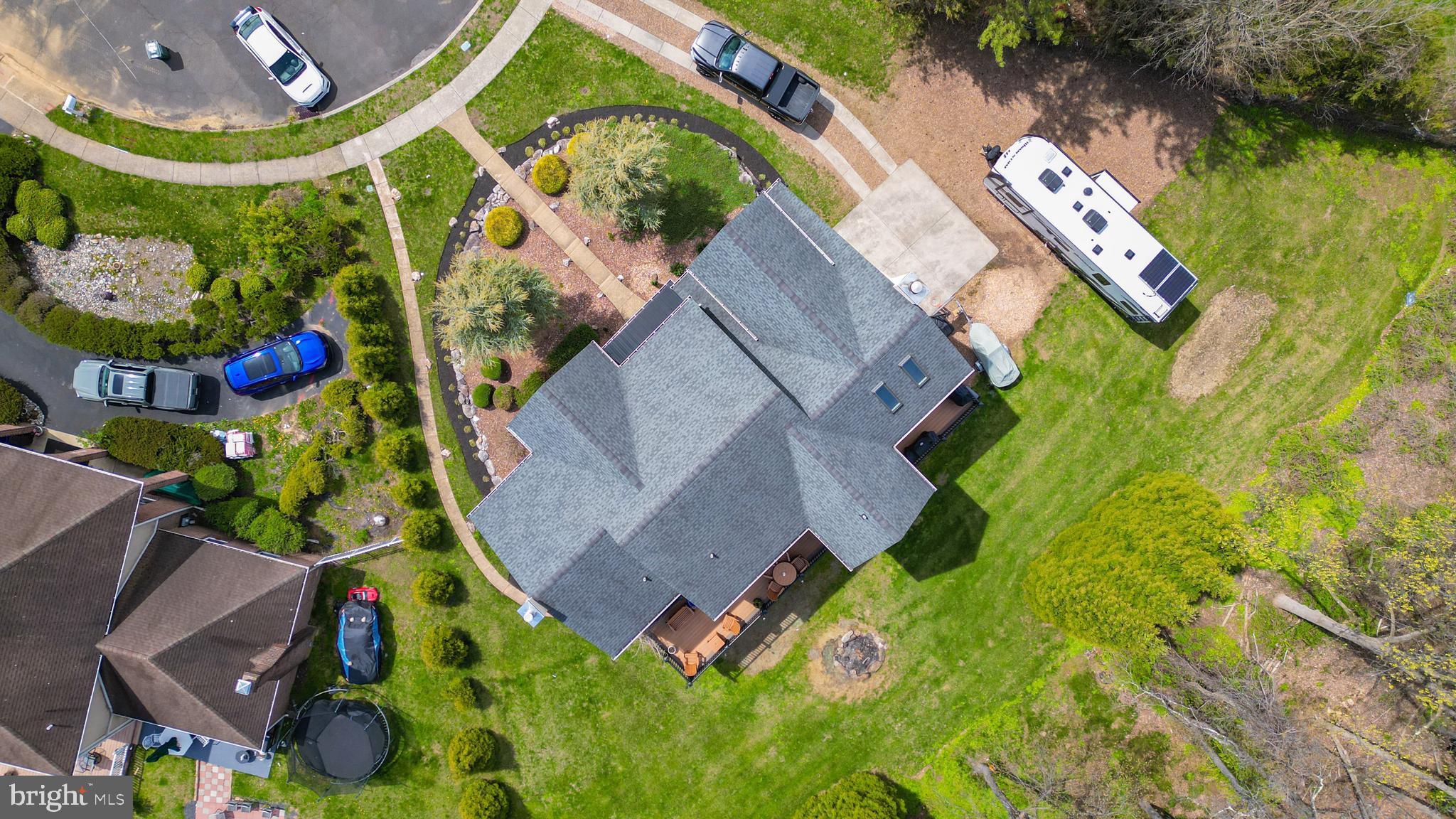 1735 AUTUMN LEAF LANE