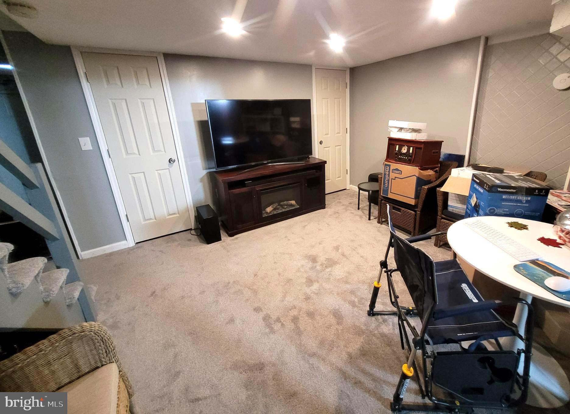 CHARLESMONT - Residential