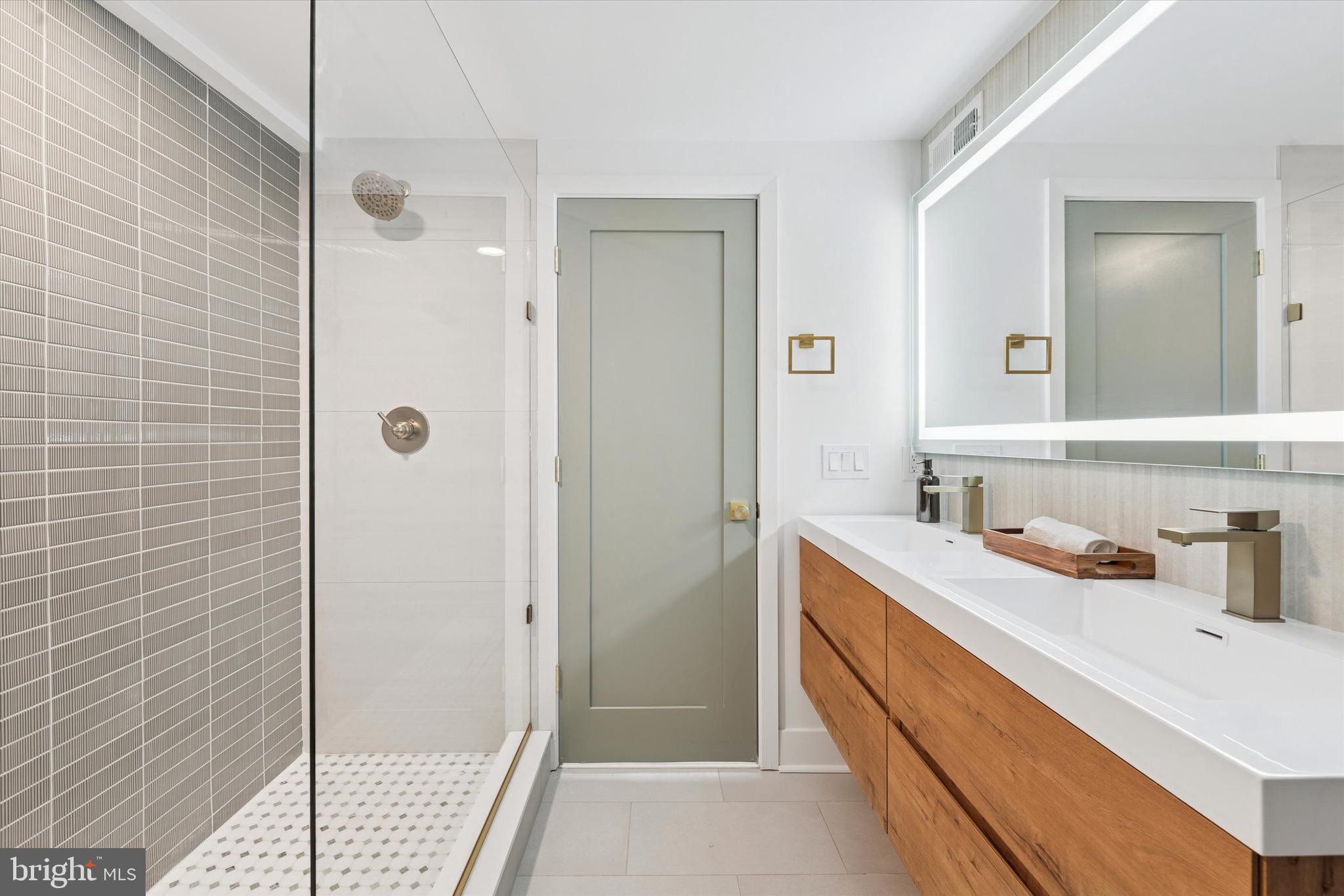 PASSYUNK SQUARE - Residential