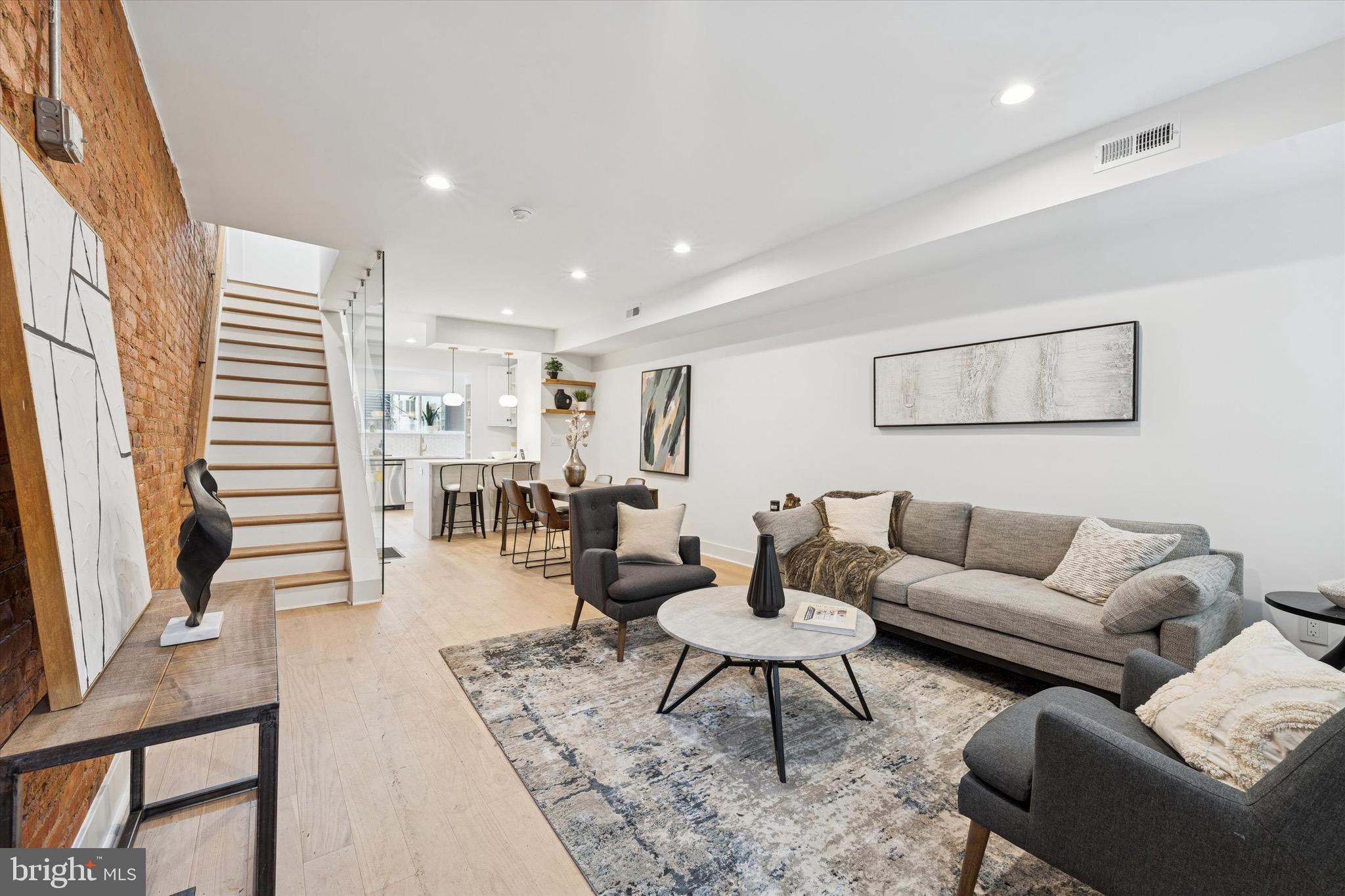 PASSYUNK SQUARE - Residential