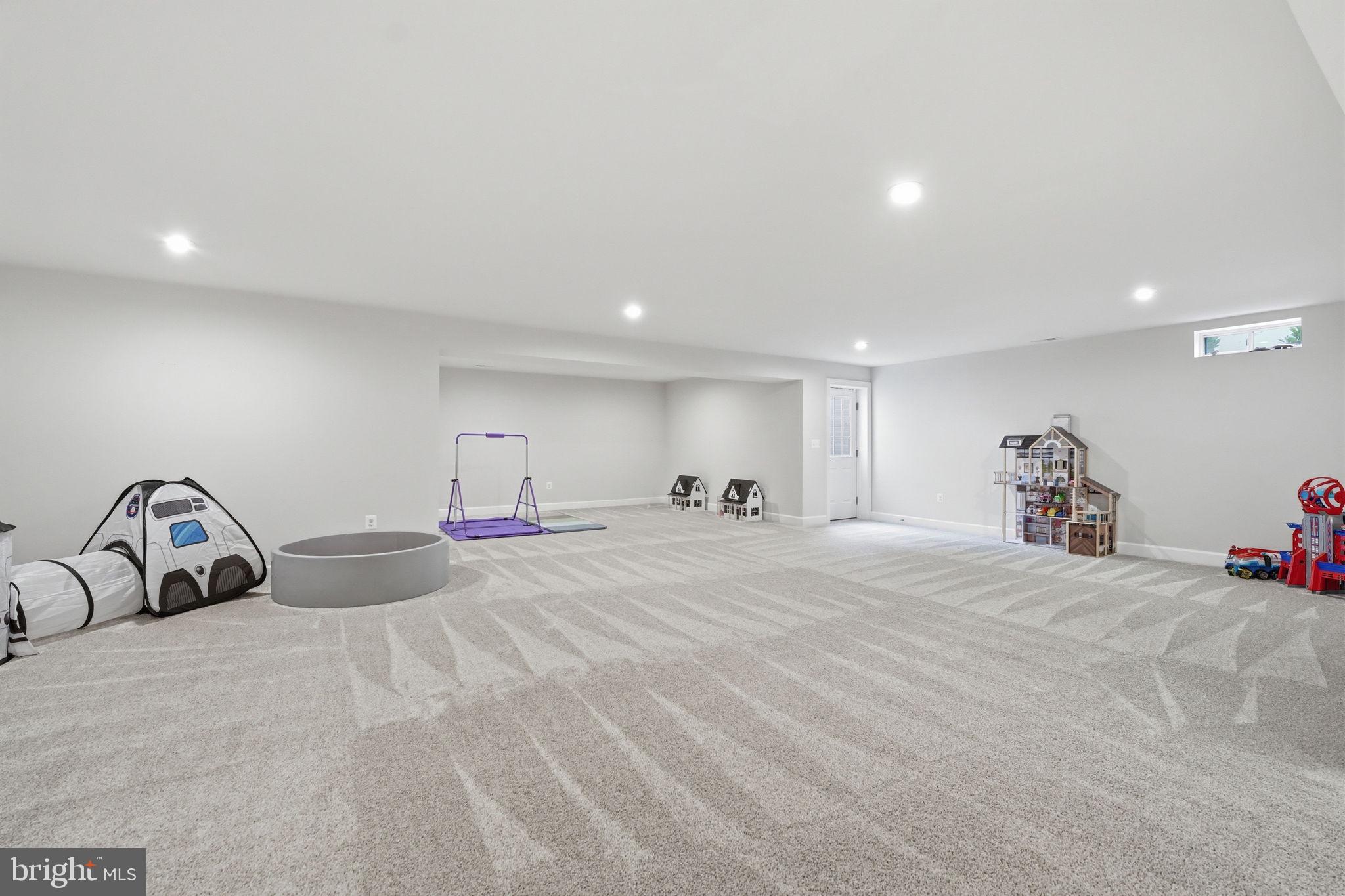 EMBREY MILL - Residential