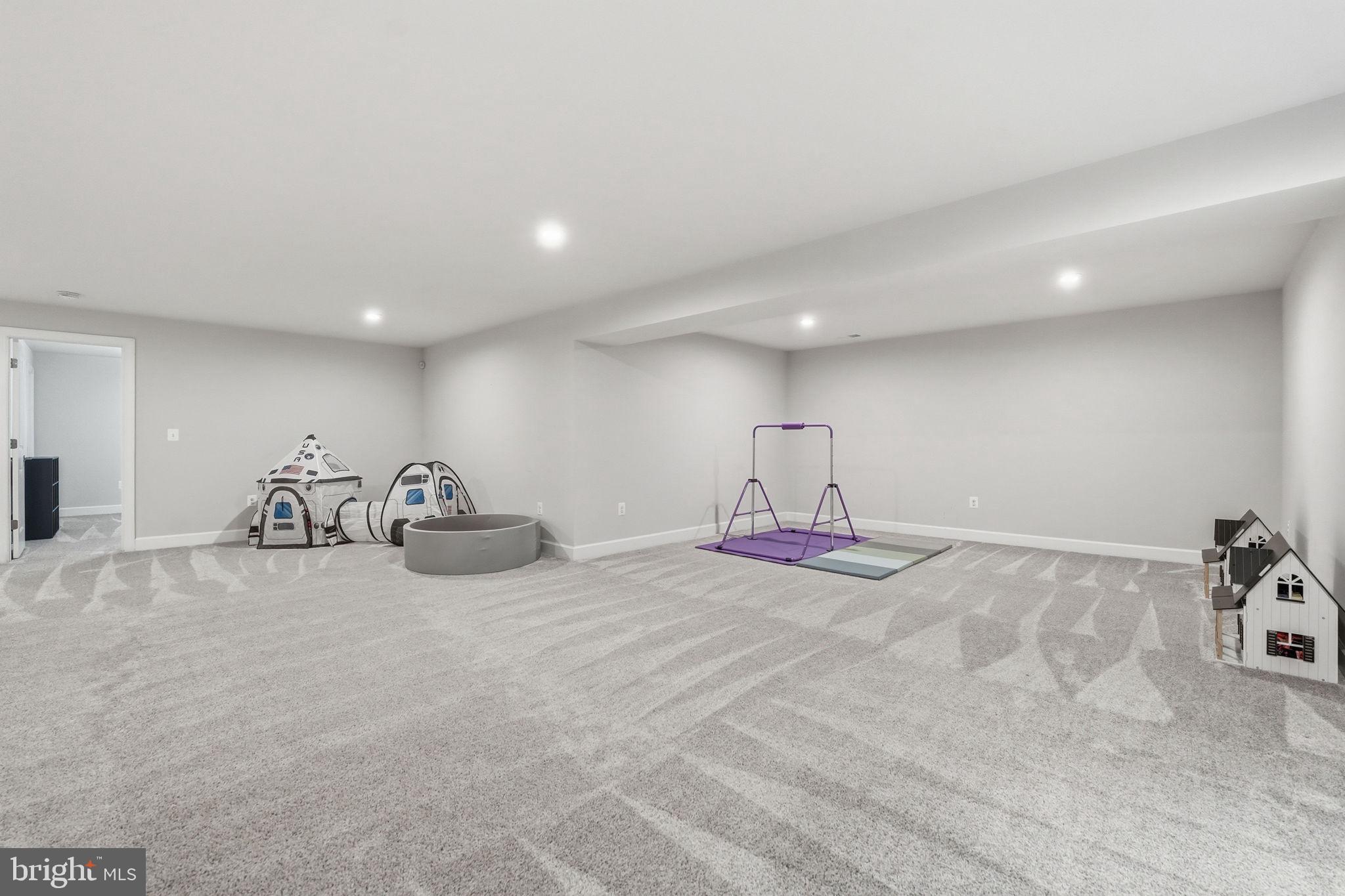 EMBREY MILL - Residential