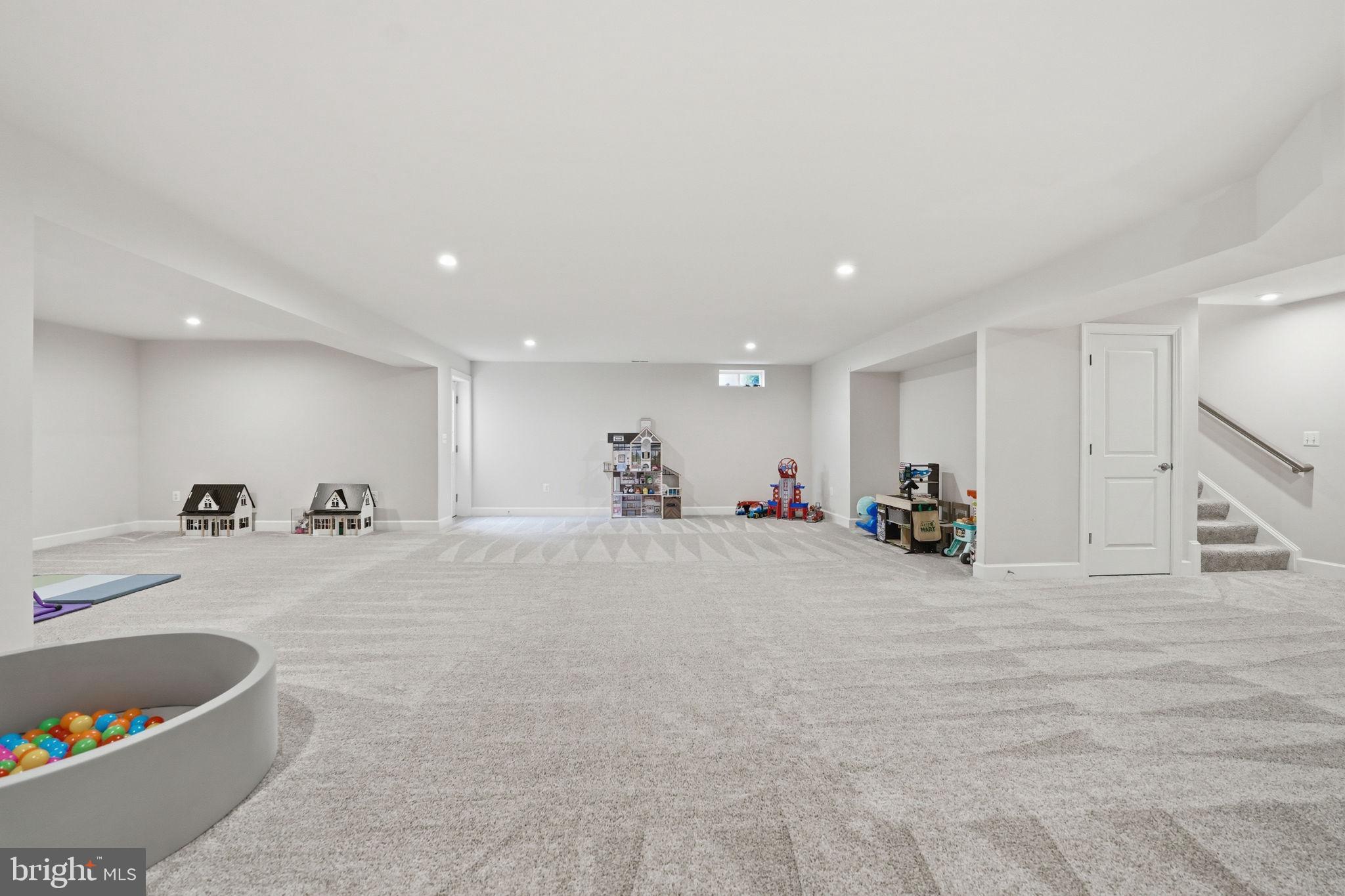 EMBREY MILL - Residential