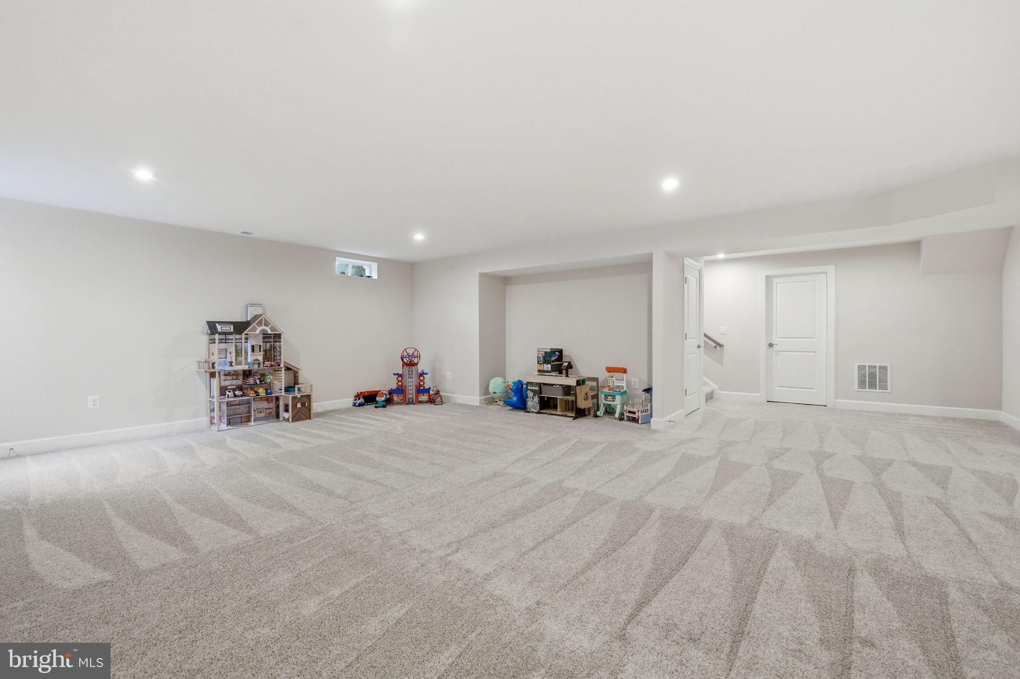 EMBREY MILL - Residential