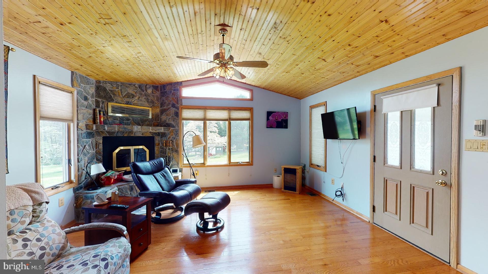 HOLIDAY HILLS - Residential