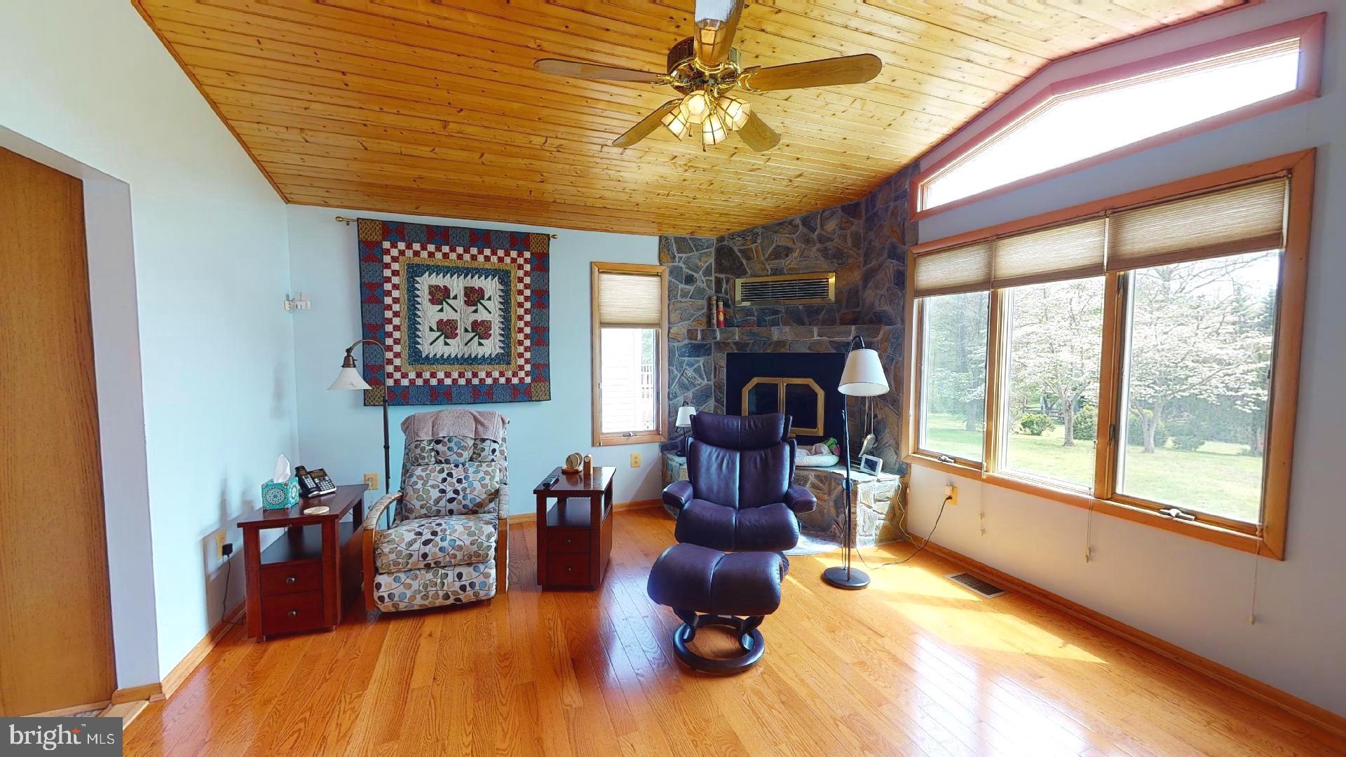 HOLIDAY HILLS - Residential