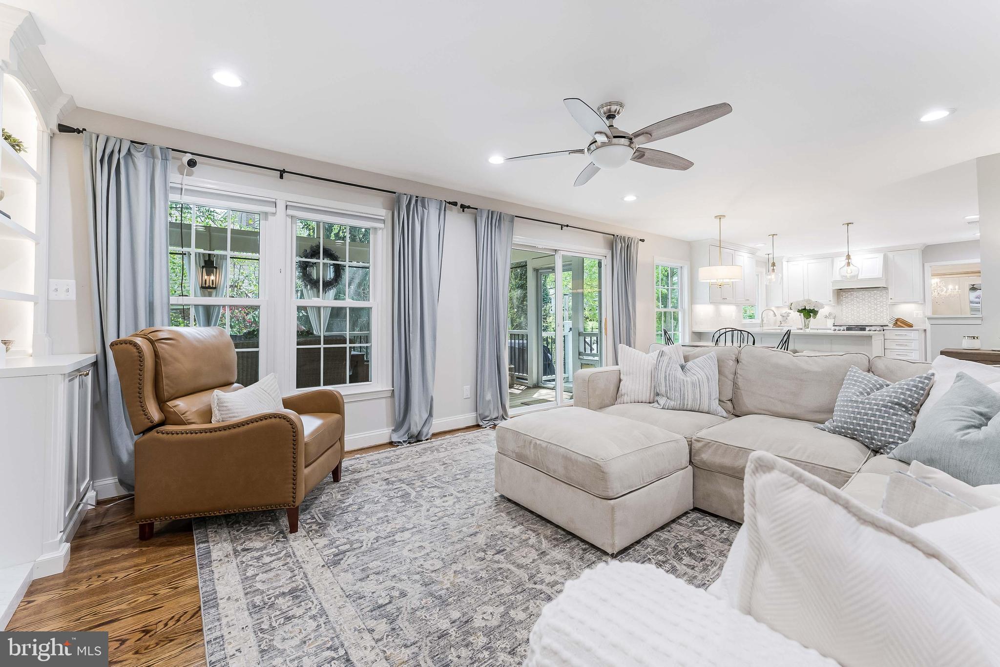 SIGNAL HILL - Residential