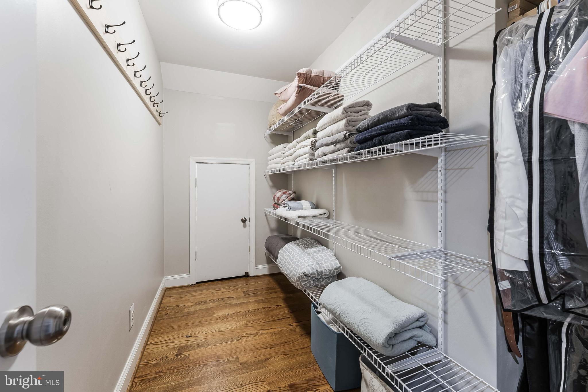 SIGNAL HILL - Residential