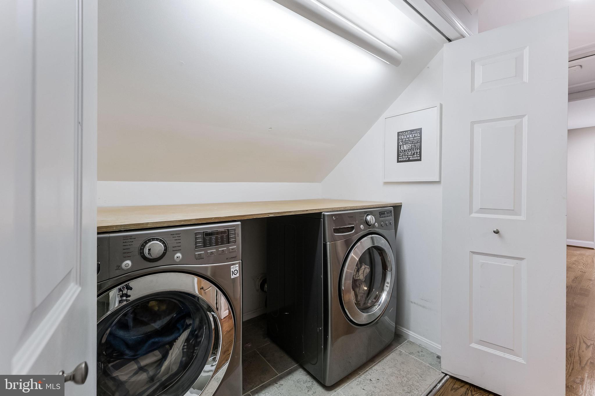 SIGNAL HILL - Residential