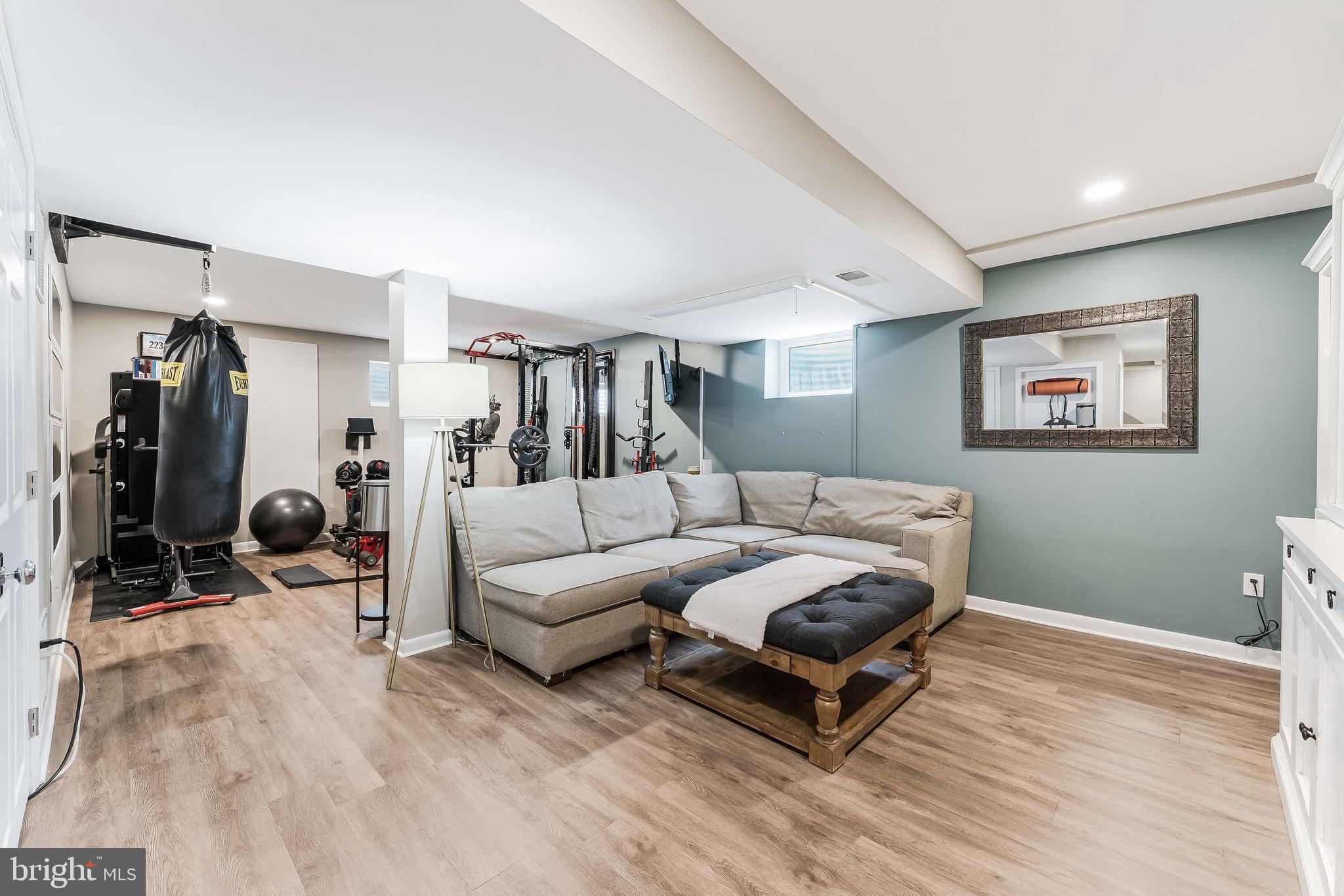 SIGNAL HILL - Residential