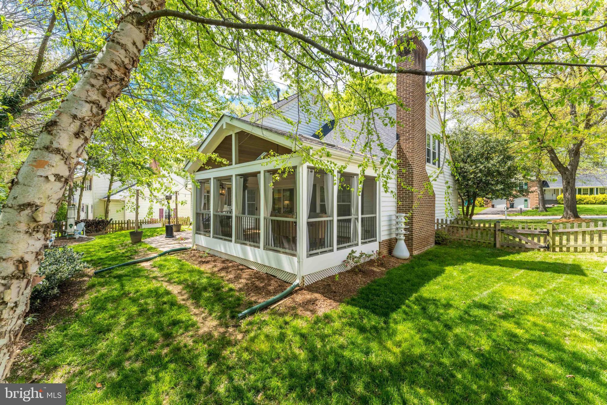 SIGNAL HILL - Residential