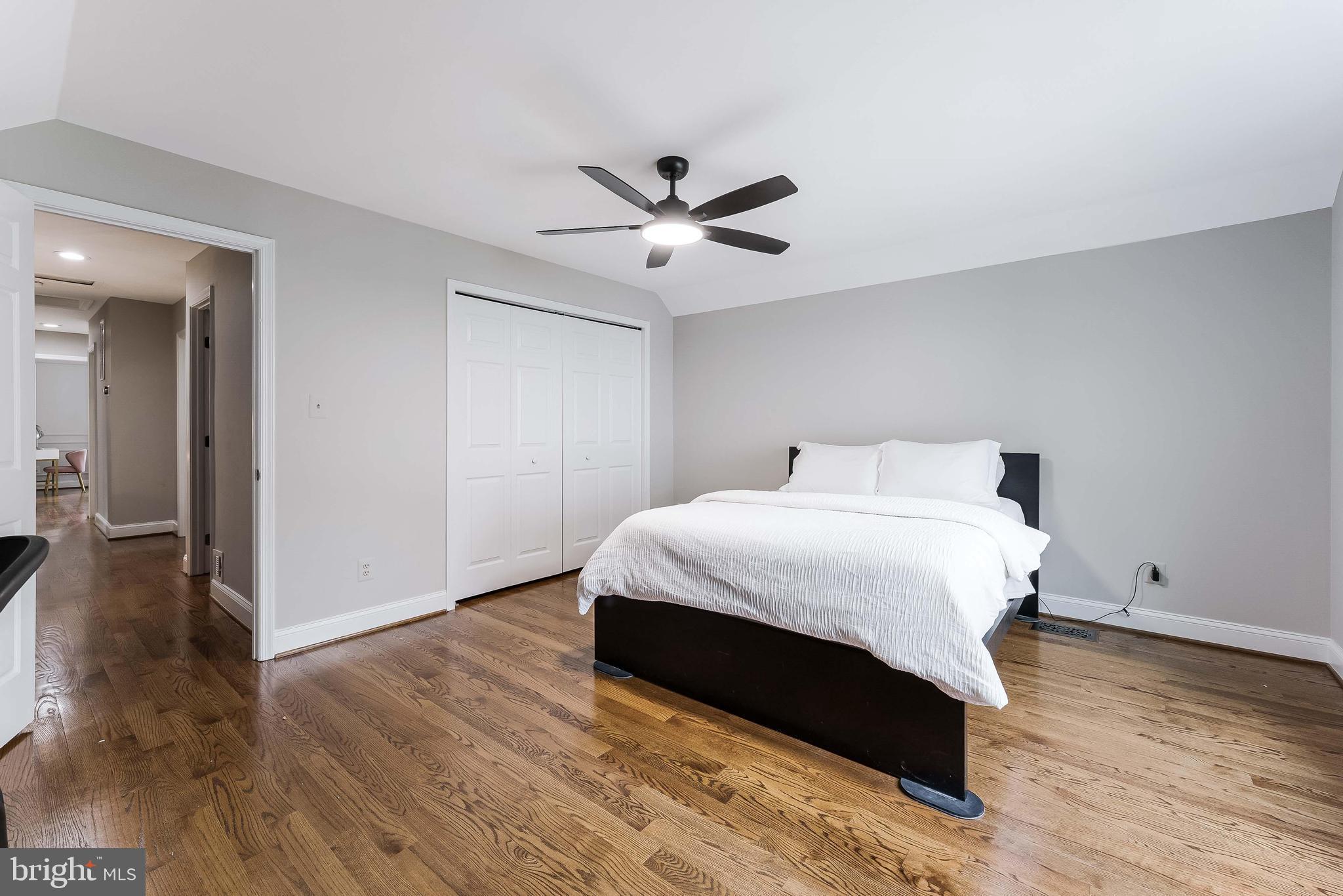 SIGNAL HILL - Residential