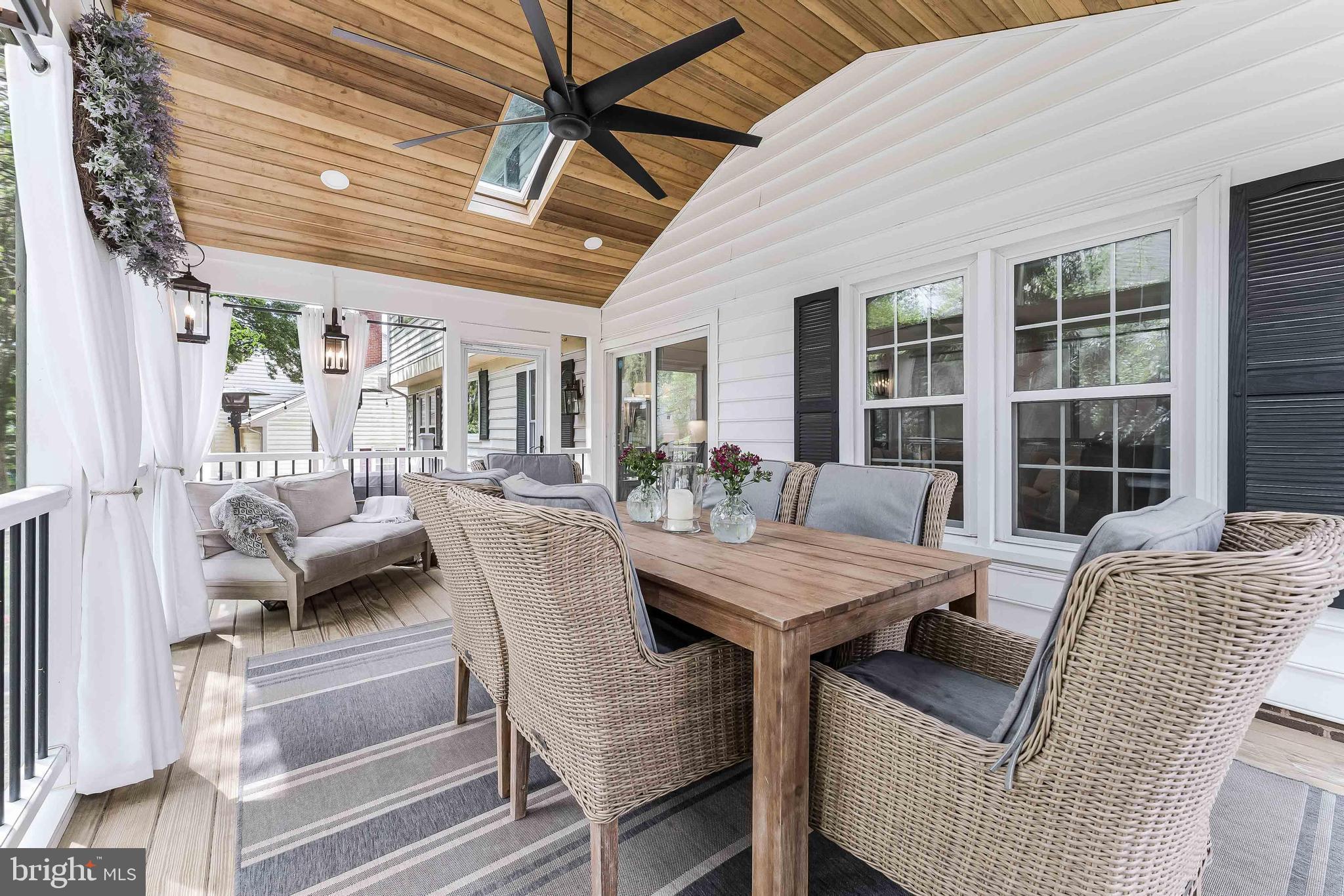 SIGNAL HILL - Residential