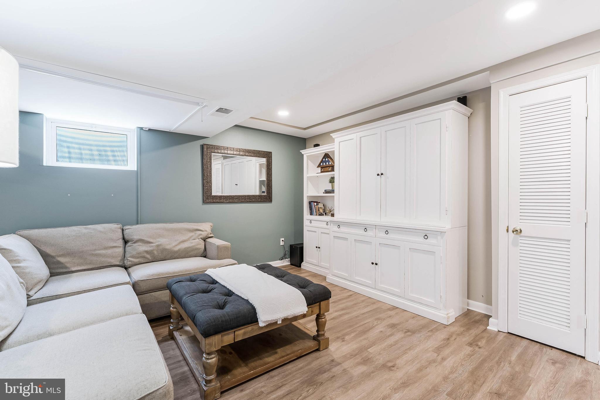 SIGNAL HILL - Residential