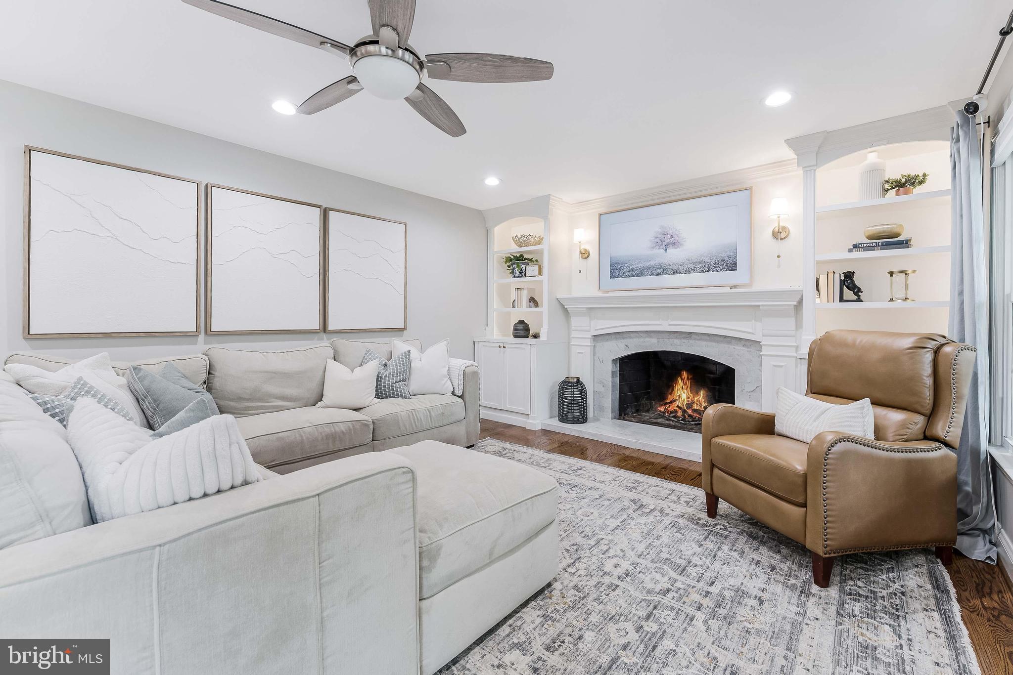 SIGNAL HILL - Residential