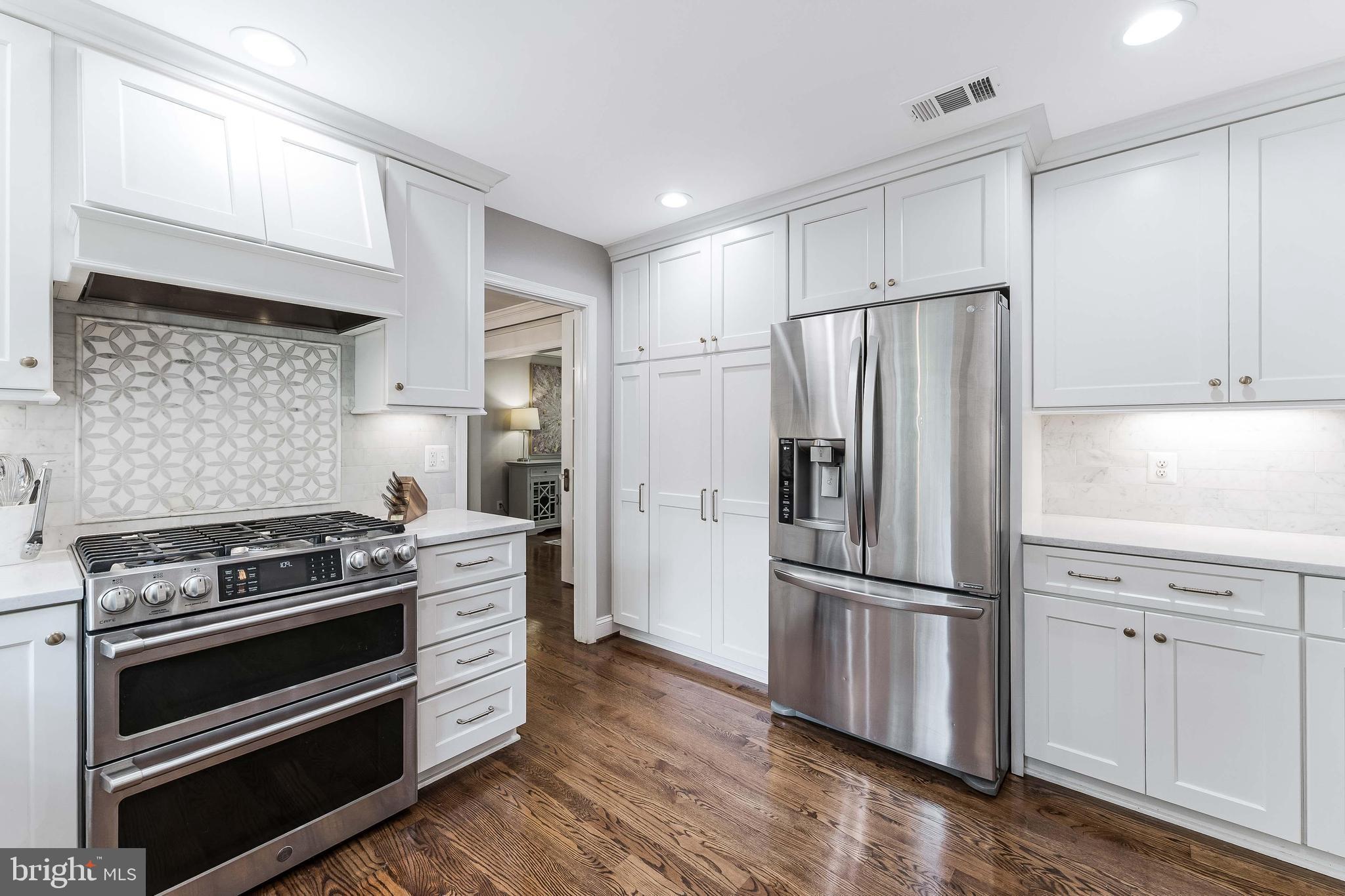 SIGNAL HILL - Residential