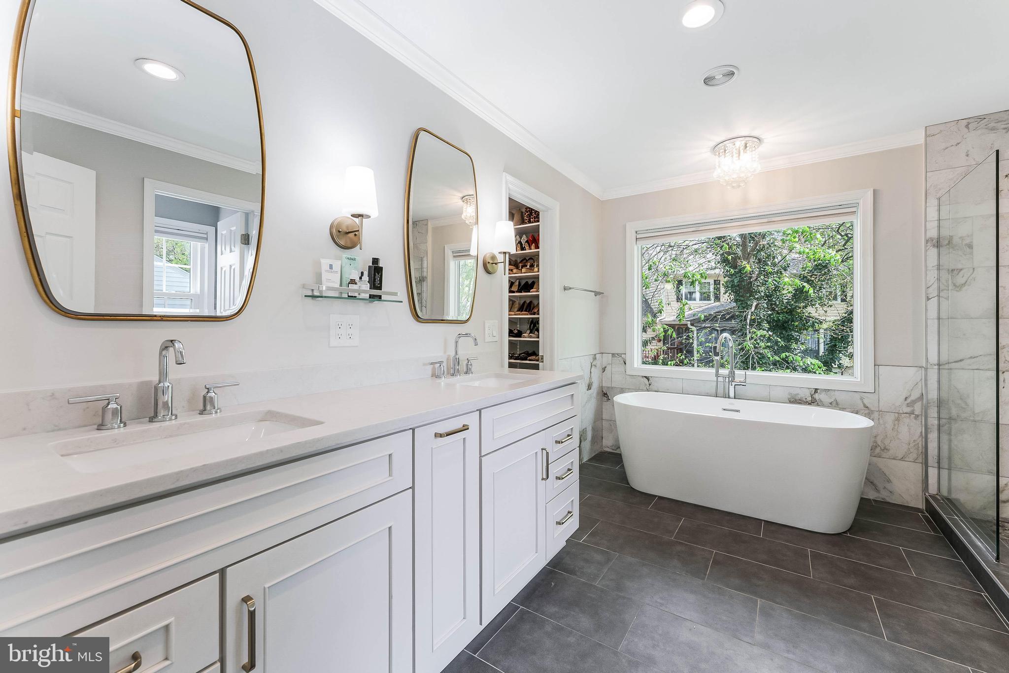 SIGNAL HILL - Residential