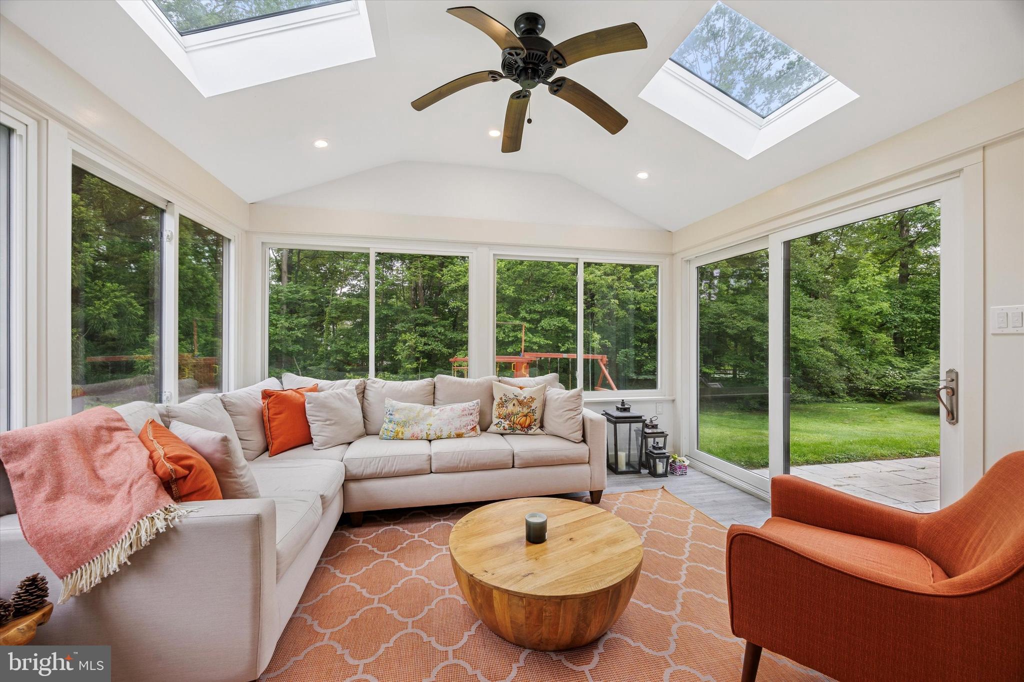 TRIANON - Residential