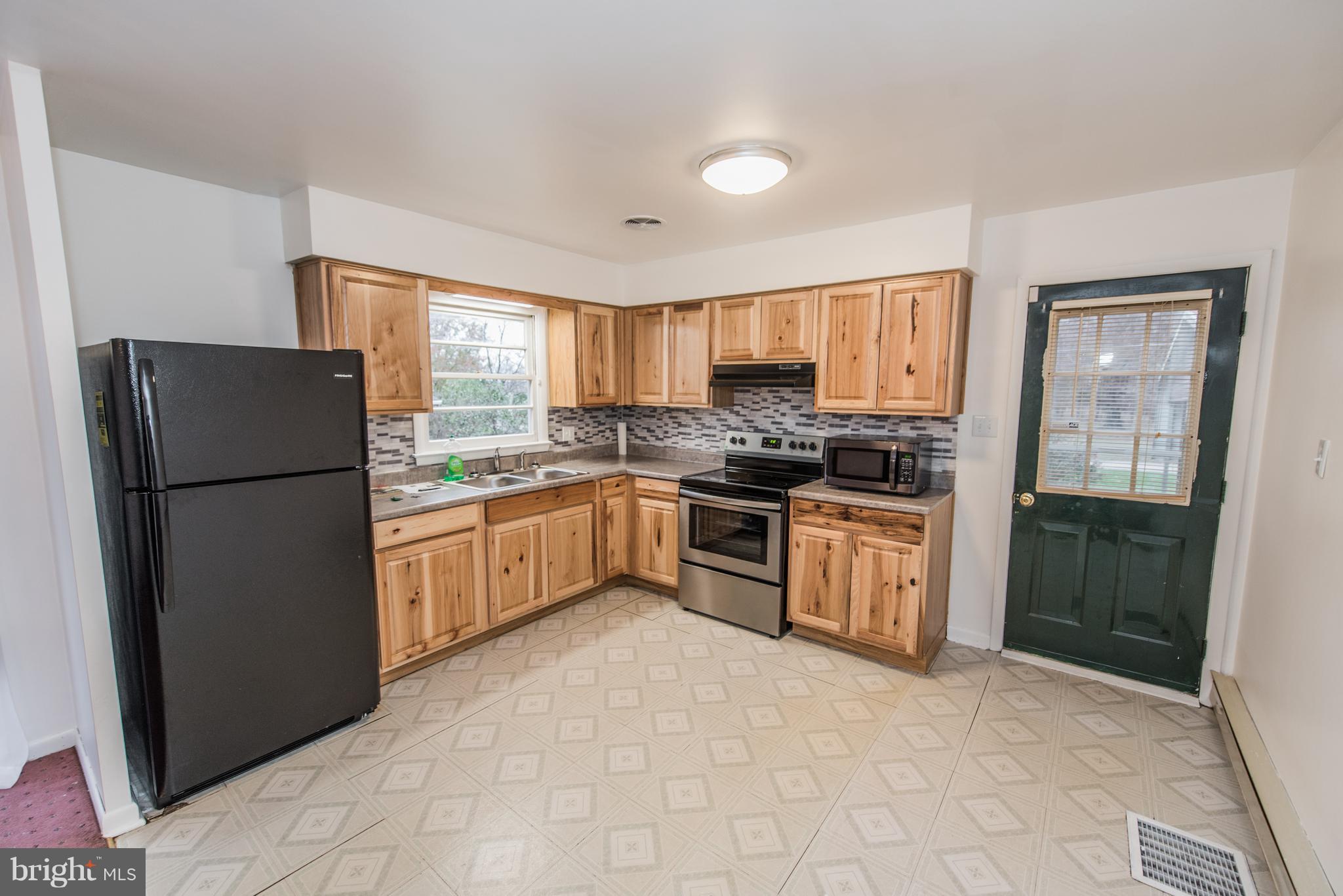 COUNTRY CLUB ESTATES - Residential