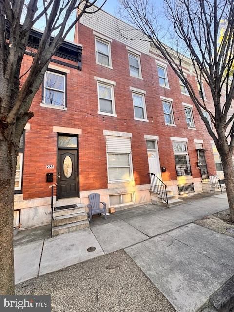 Townhouse For Rent - 228 N Kenwood Avenue<br/> BALTIMORE, MD 21224
