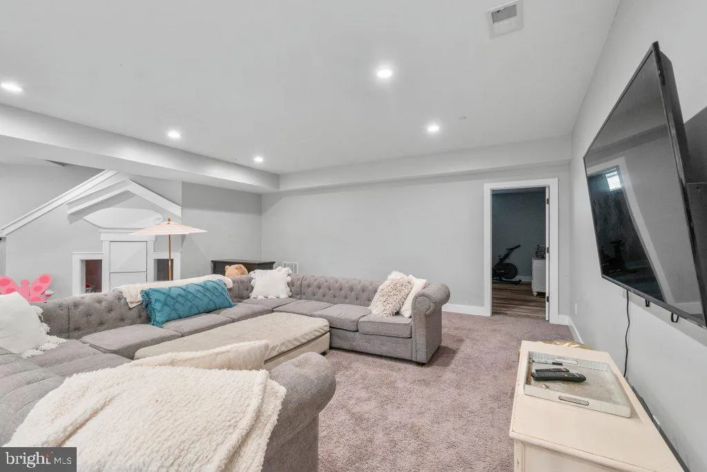 Perry Hall, Maryland 21128, United States, 8 Bedrooms Bedrooms, ,5 BathroomsBathrooms,Residential,Active,136908