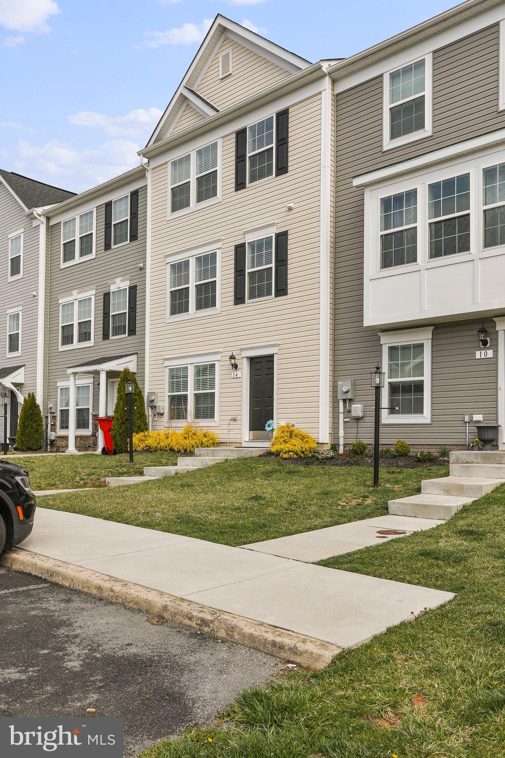 KENSINGTON TERRACE - Residential Lease