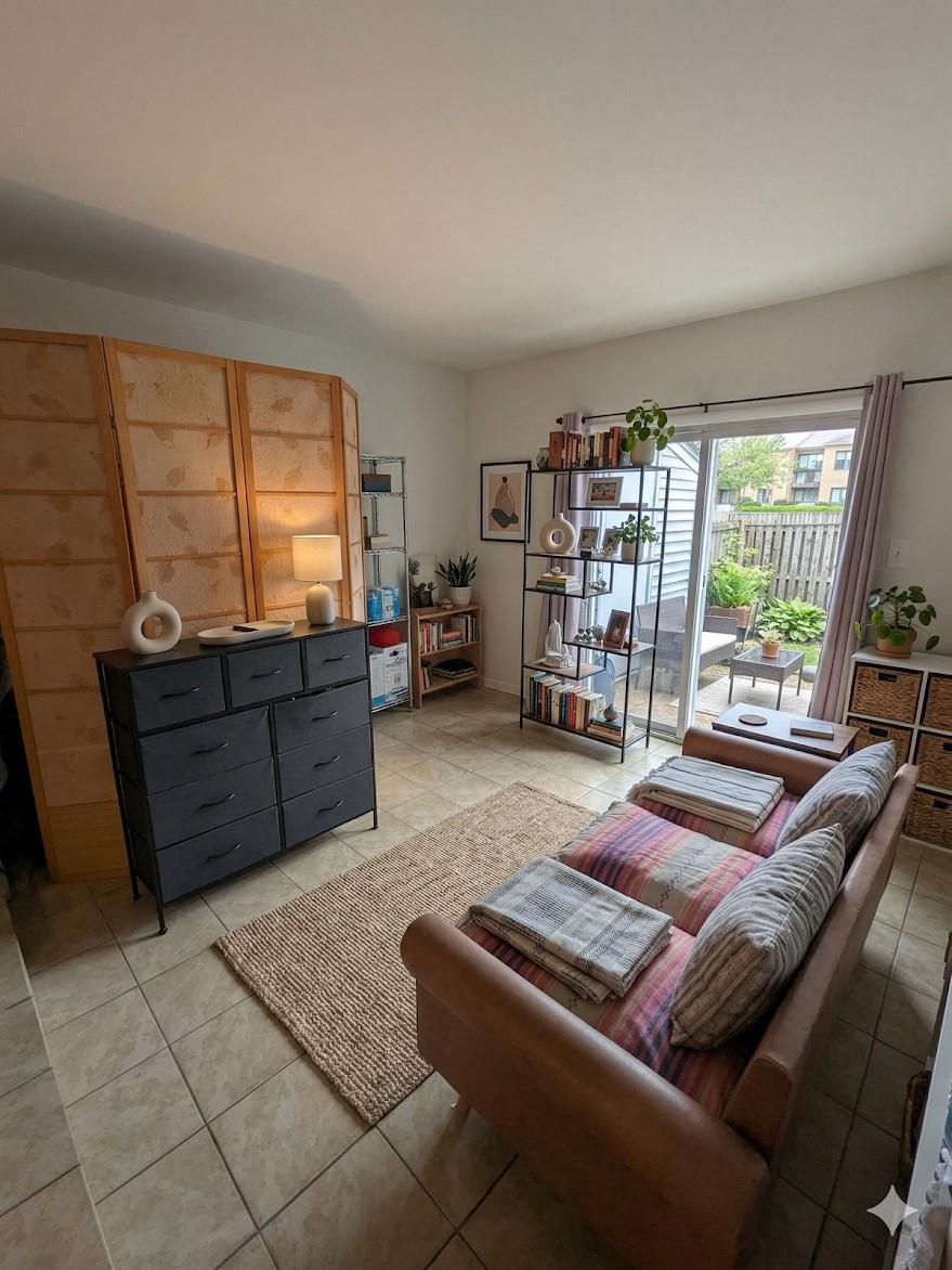 COVERSTONE SQUARE - Residential