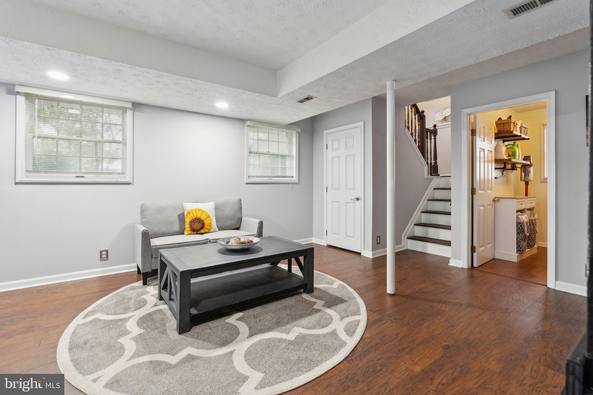 OLIVER BEACH - Residential