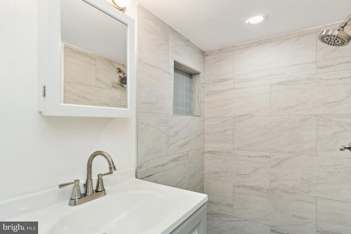 CLIFTON PARK - Residential