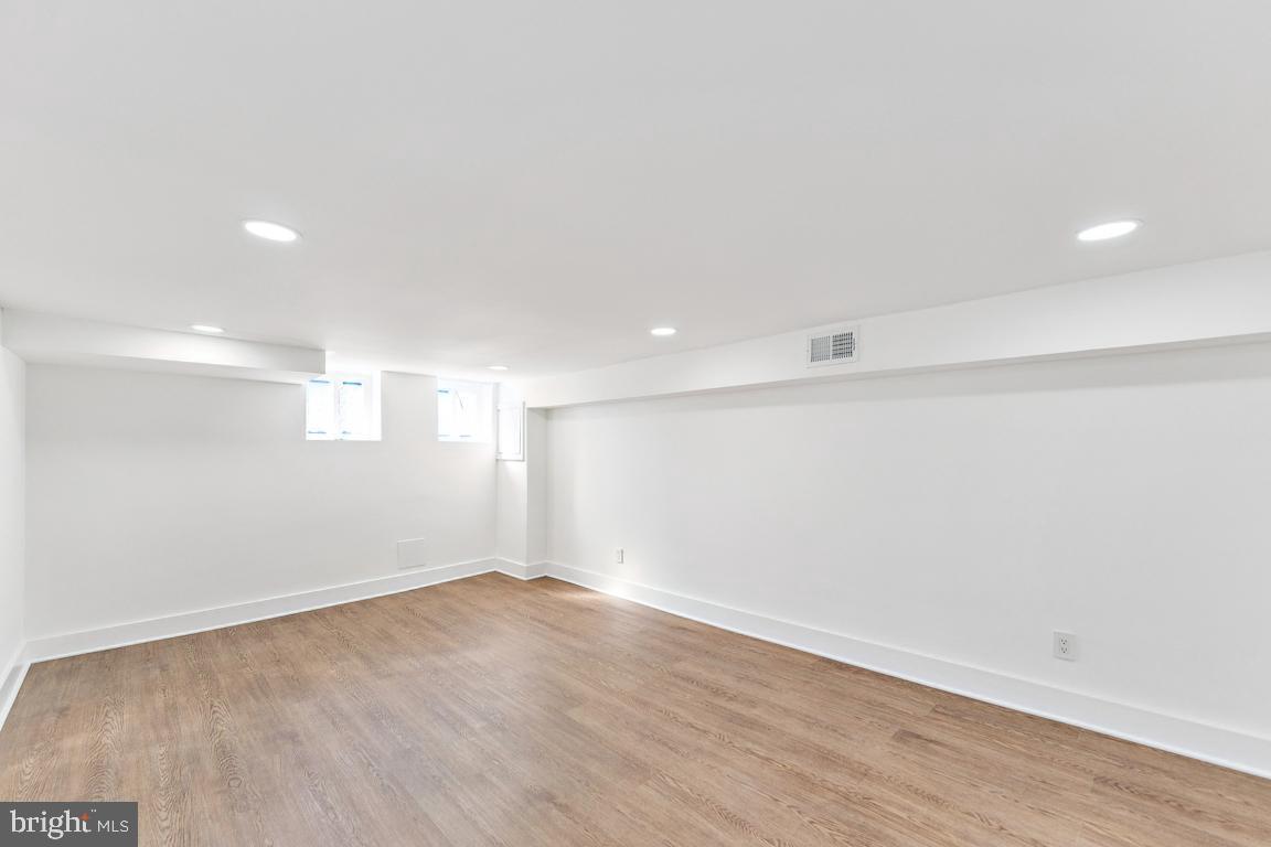 CLIFTON PARK - Residential