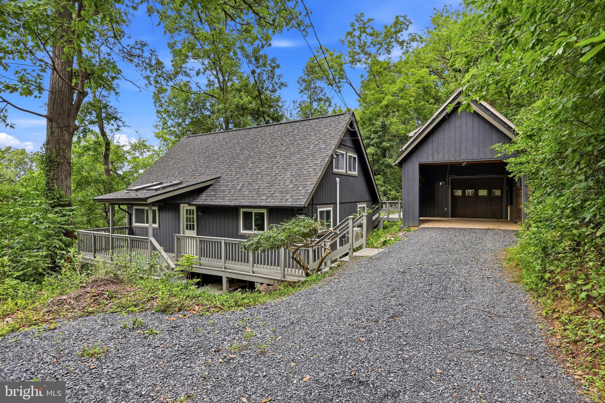 1019 GLENWOOD LANE