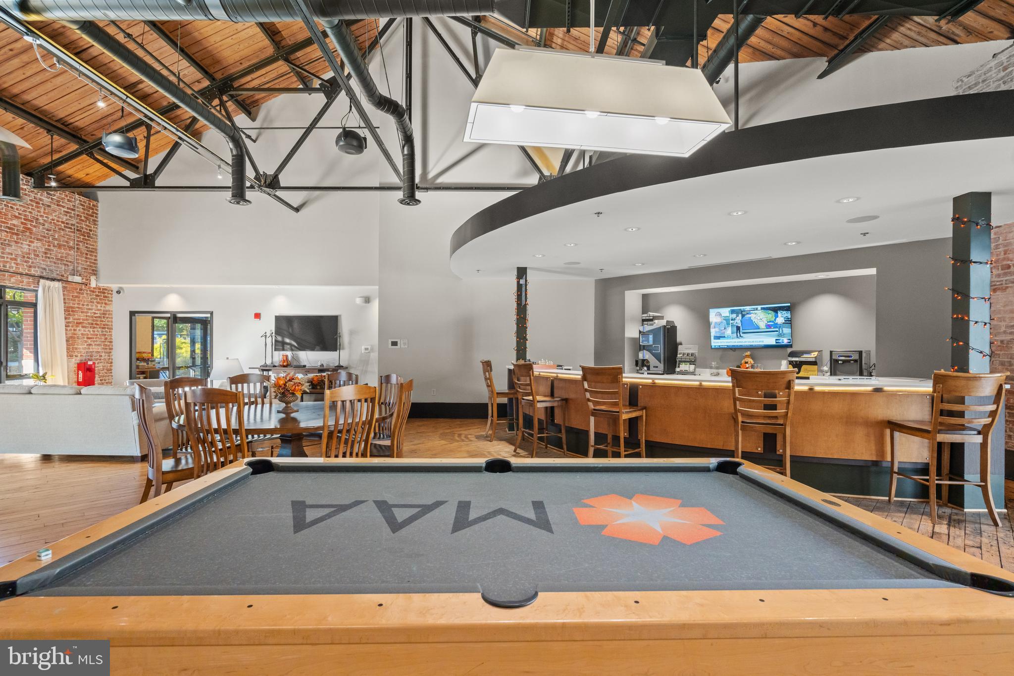 COBBLESTONE SQUARE - Residential