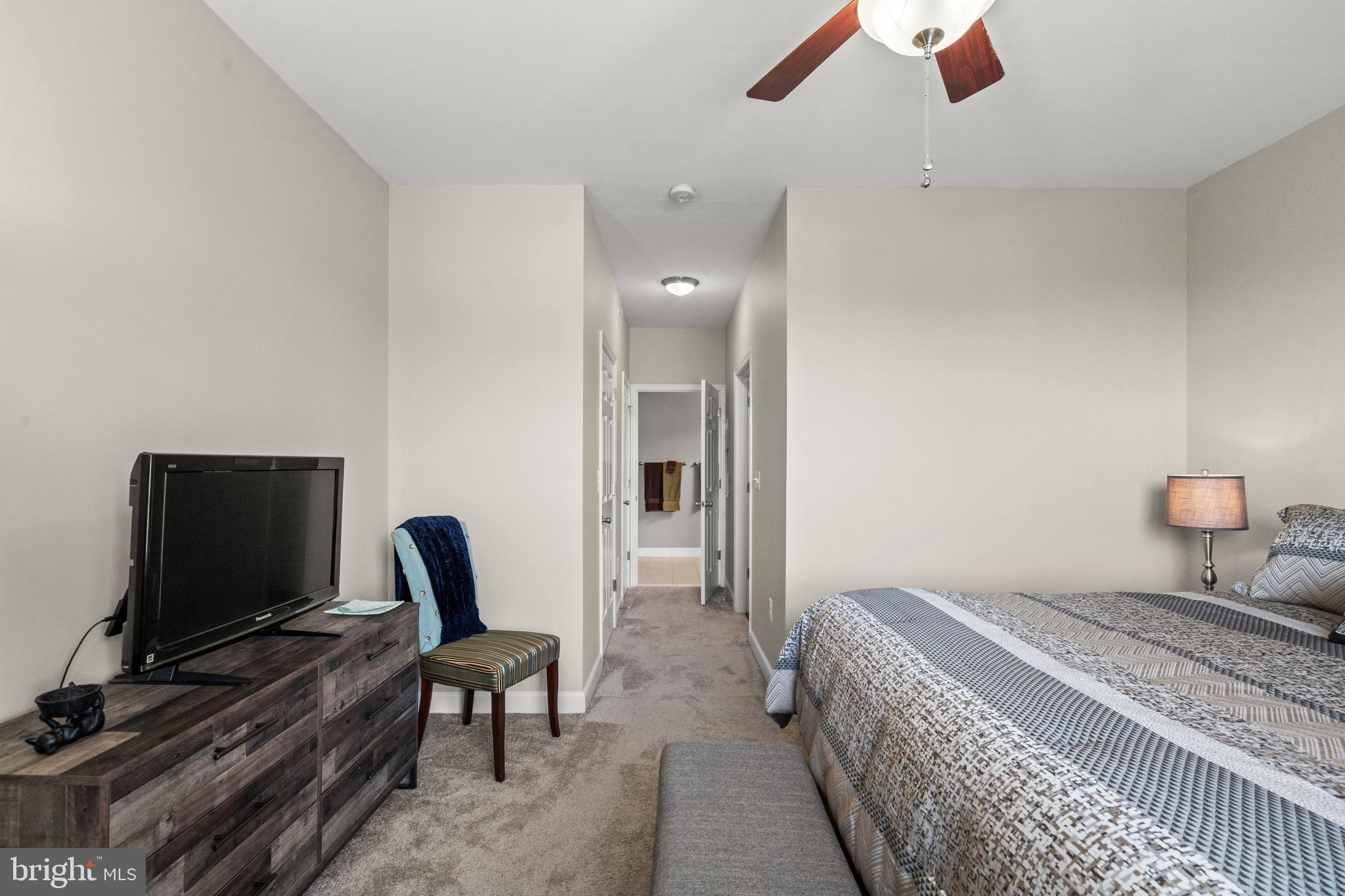 COBBLESTONE SQUARE - Residential