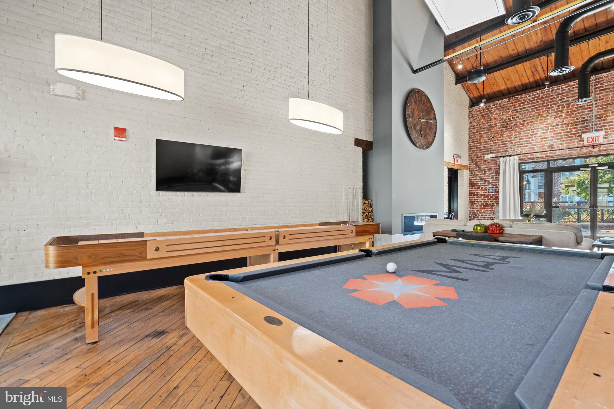 COBBLESTONE SQUARE - Residential