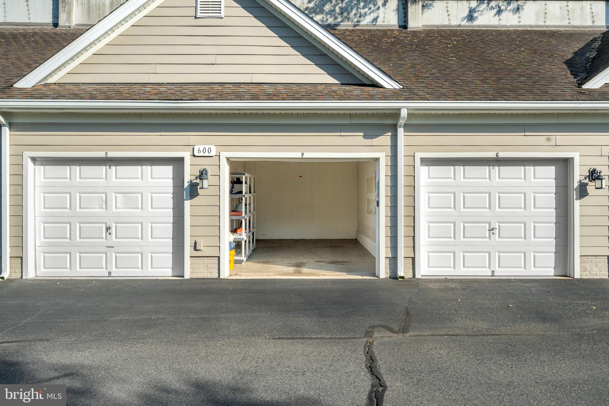 COBBLESTONE SQUARE - Residential