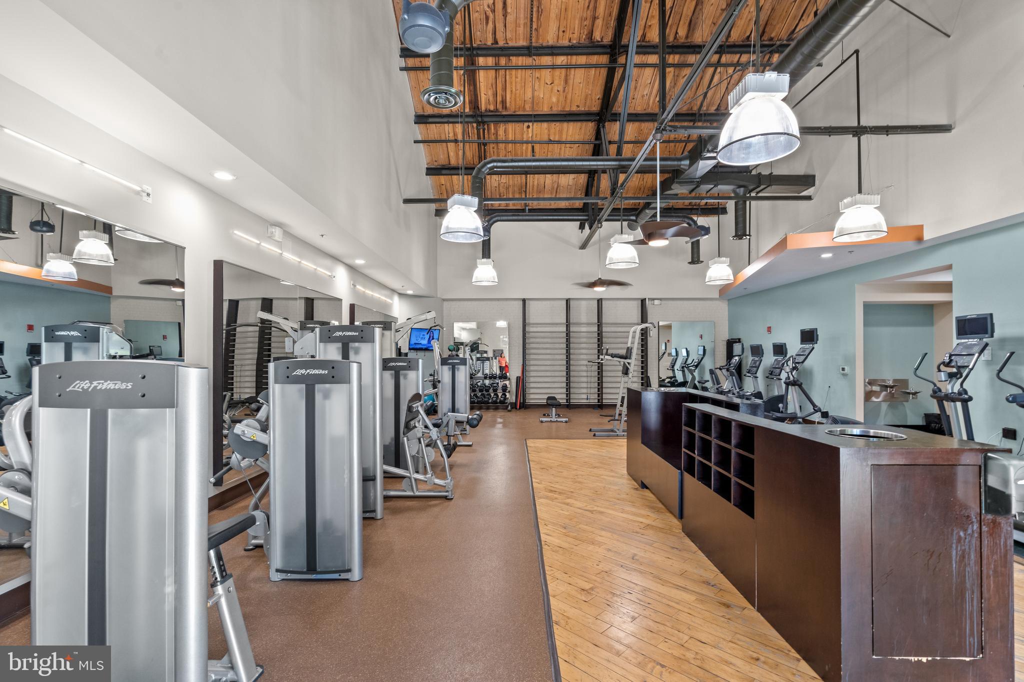 COBBLESTONE SQUARE - Residential