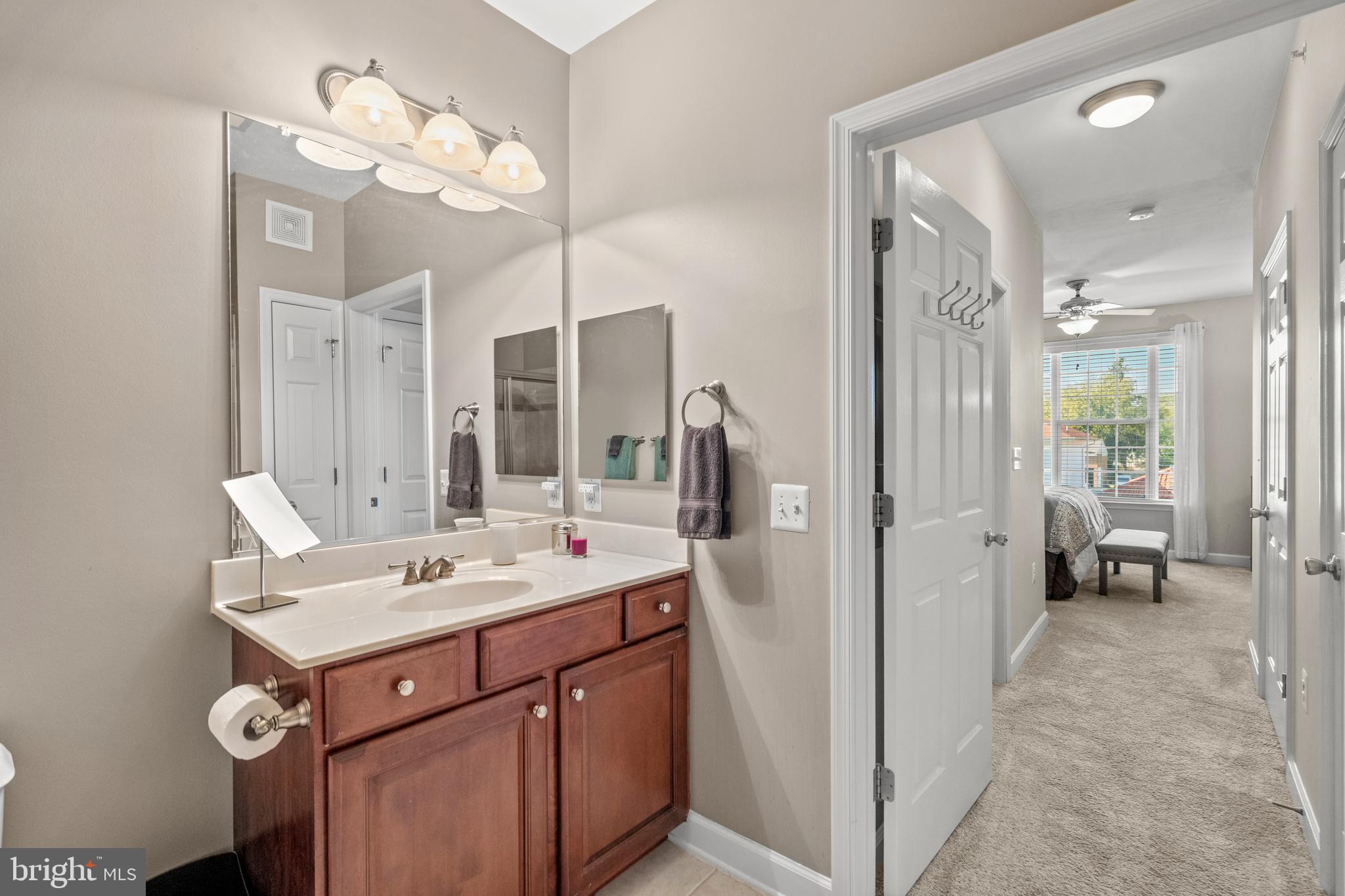 COBBLESTONE SQUARE - Residential