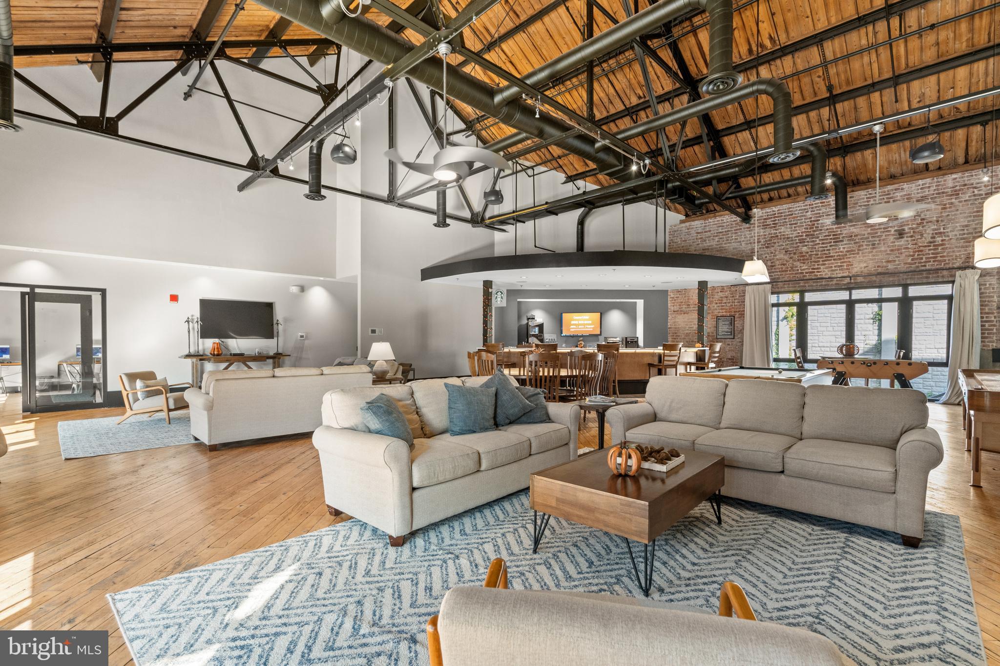 COBBLESTONE SQUARE - Residential