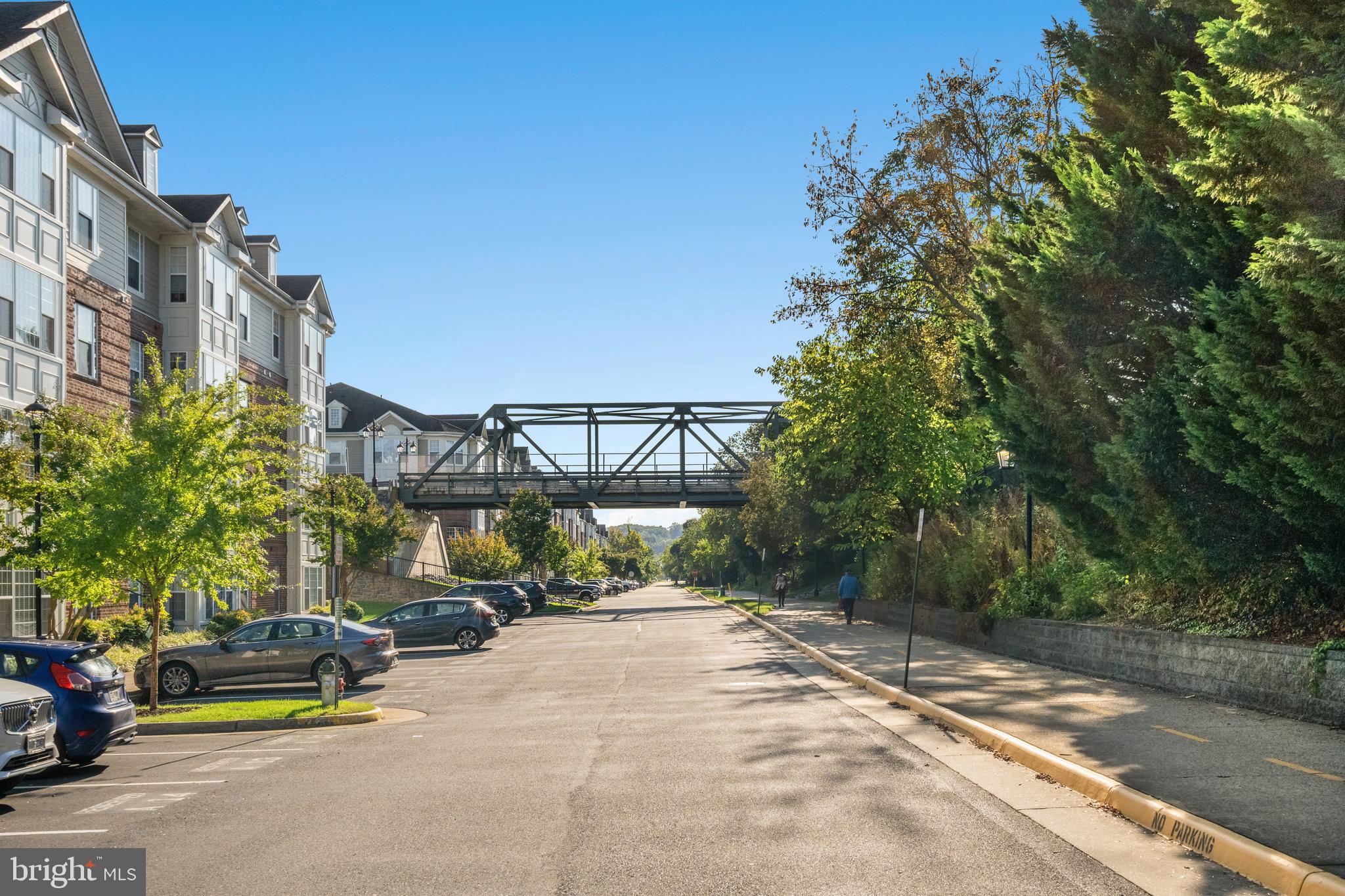 COBBLESTONE SQUARE - Residential