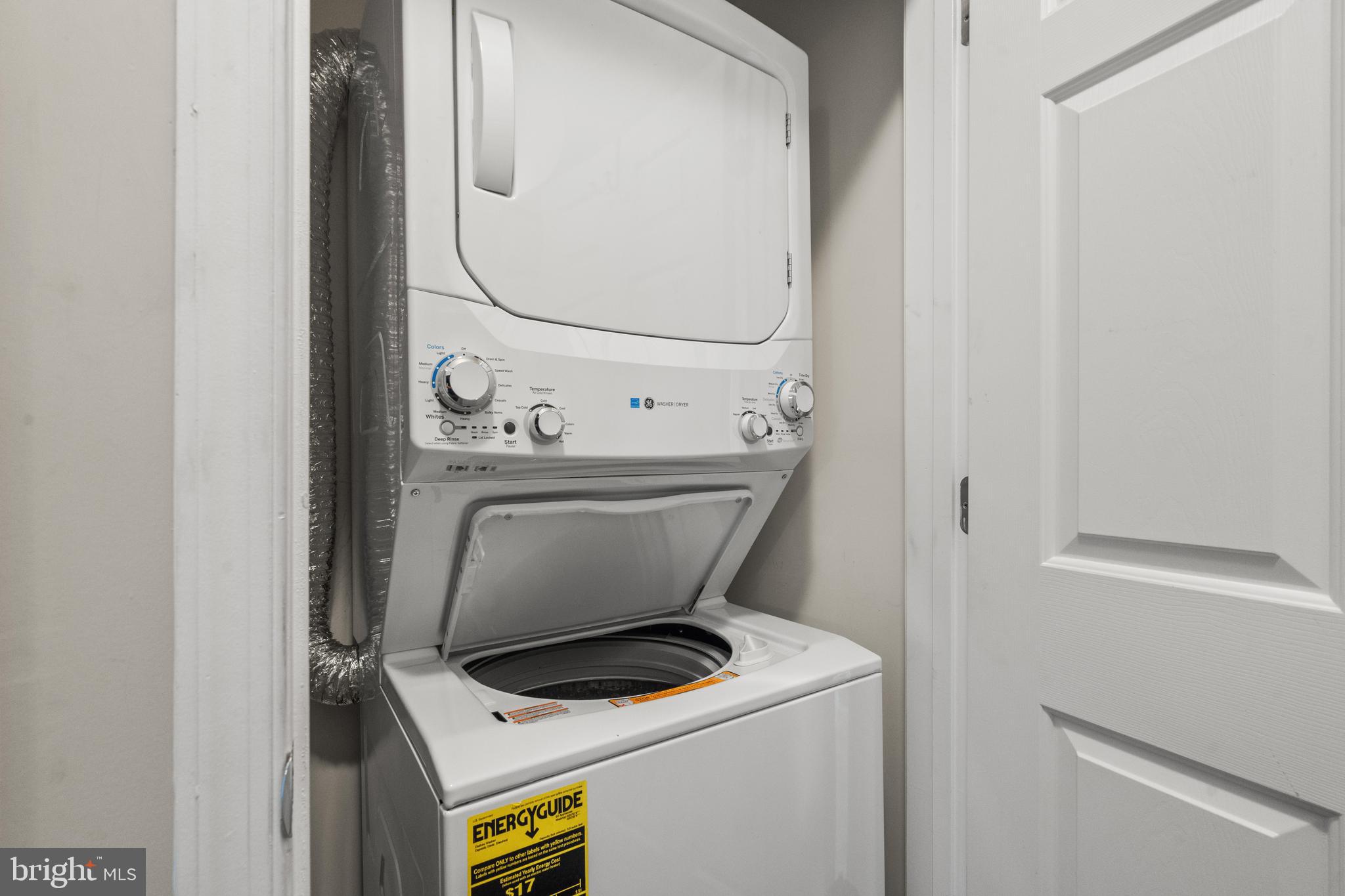 COBBLESTONE SQUARE - Residential