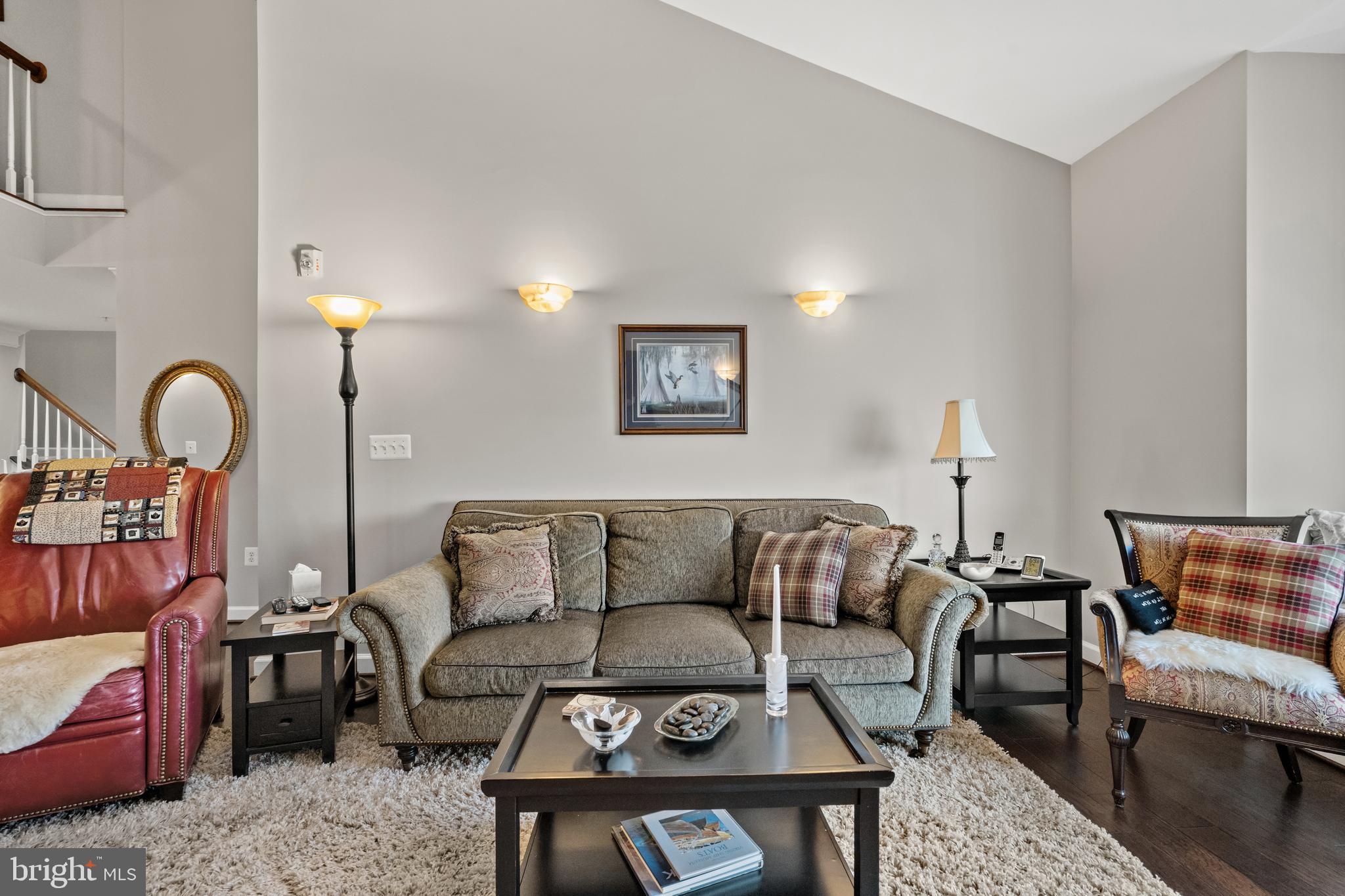 COBBLESTONE SQUARE - Residential