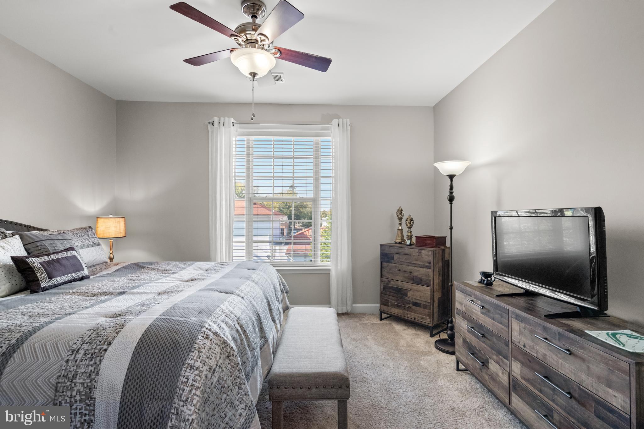 COBBLESTONE SQUARE - Residential